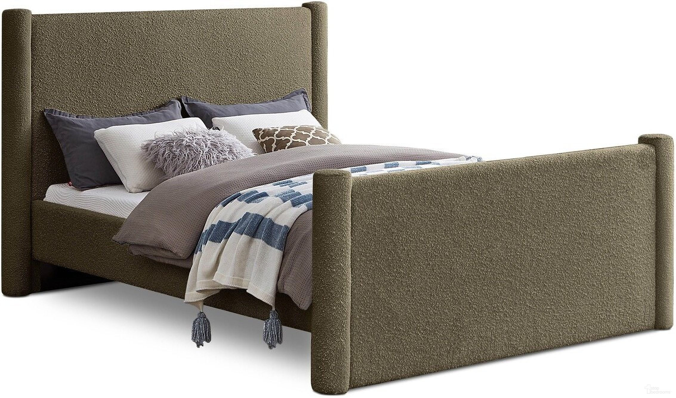 The appearance of Elias Boucle Fabric Queen Bed In Olive Green designed by Meridian in the modern / contemporary interior design. This olive green piece of furniture was selected by 1StopBedrooms from Elias Collection to add a touch of cosiness and style into your home. Sku: B1299Olive-Q Box 1/2 (Headboard / Footboard / Slats / Hardware);B1299Olive-Q Box 2/2 (Rails / 4 Columns). Bed Type: Poster Bed. Material: Fabric. Bed Size: Queen.