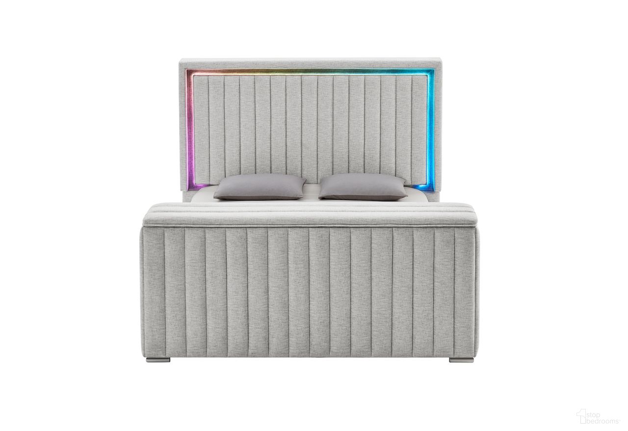 The appearance of Elias King Upholstered Bed with Immersive Sound In Grey designed by Global Furniture USA in the modern / contemporary interior design. This grey piece of furniture was selected by 1StopBedrooms from Elias Collection to add a touch of cosiness and style into your home. Sku: ELIAS-GREY-KB-HB W/ IS & LED;ELIAS-GREY-KB-SR;ELIAS-GREY-KB-FB. Material: Fabric. Bed Size: King. Bed Type: Upholstered Bed.