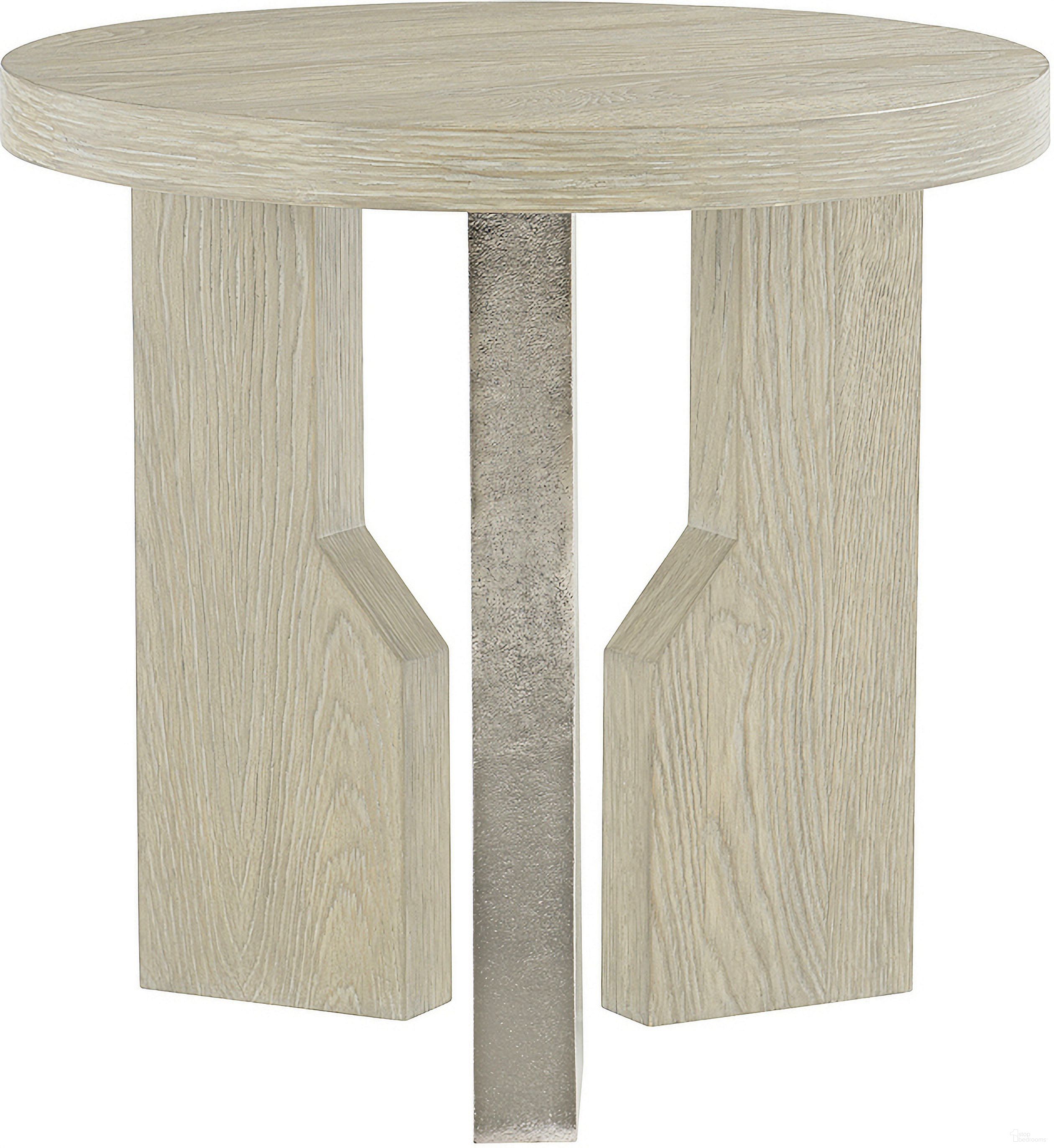 The appearance of Ellis Side Table designed by Bernhardt in the modern / contemporary interior design. This jicama/shiny nickel piece of furniture was selected by 1StopBedrooms from Ellis Collection to add a touch of cosiness and style into your home. Sku: 305124. Material: Aluminum.