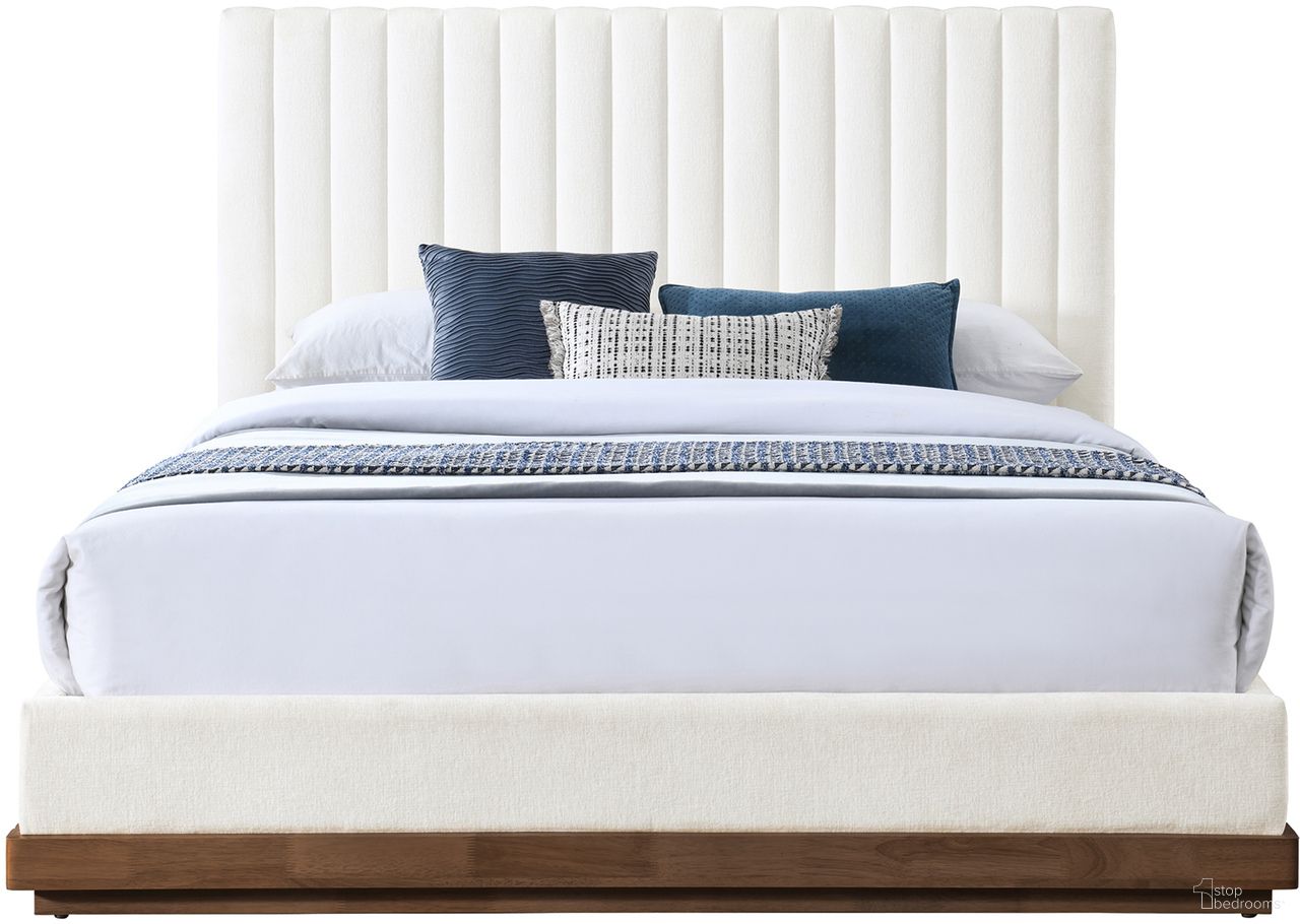 The appearance of Emmet Chenille Fabric Full Bed In Natural and Cream designed by Meridian in the modern / contemporary interior design. This natural/cream piece of furniture  was selected by 1StopBedrooms from Emmet Collection to add a touch of cosiness and style into your home. Sku: B1245Cream-F Box 1/3 (Headboard);B1245Cream-F Box 2/3 (Footboard / Rails / Legs / Hardware);B1245Cream-F Box 3/3 (Slats). Bed Size: Full. Material: Chenille. Bed Type: Upholstered Bed.