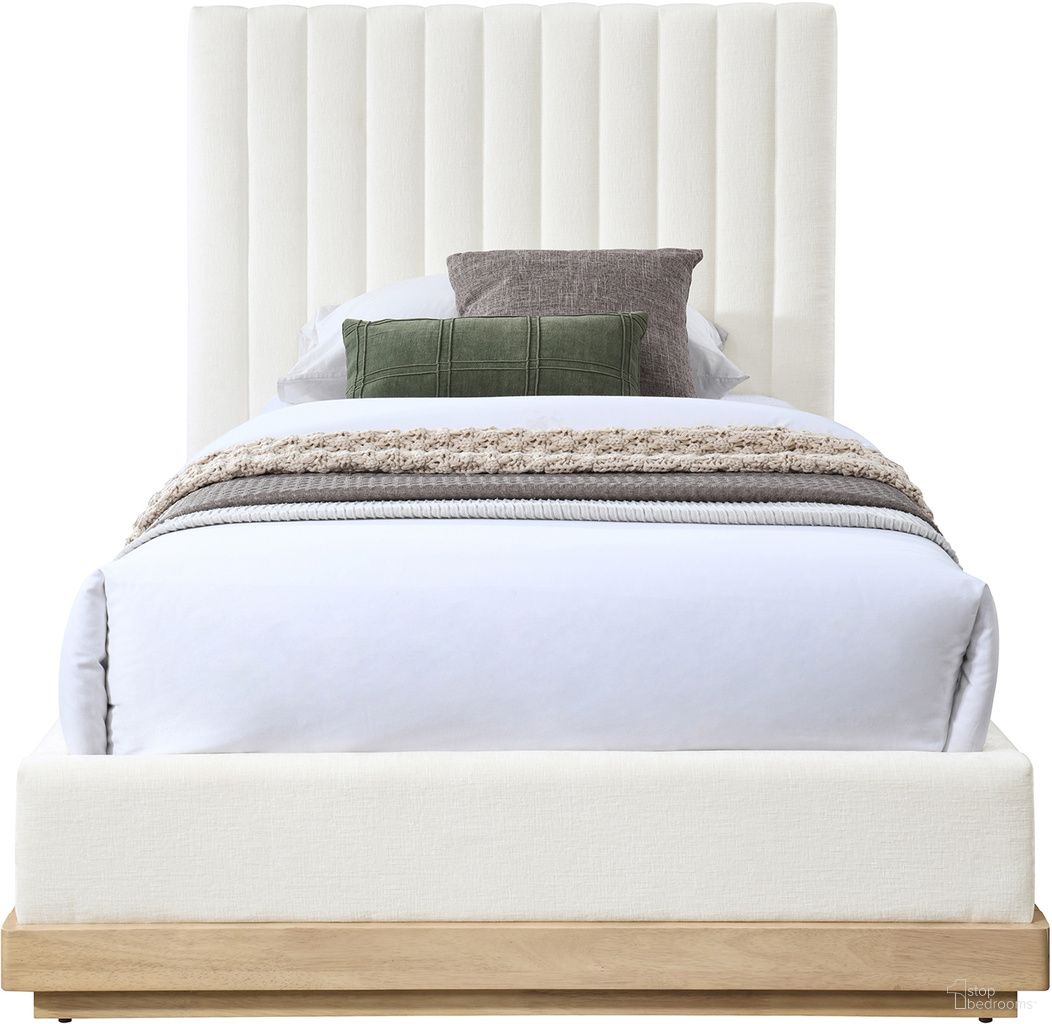 The appearance of Emmet Chenille Fabric Twin Bed In Natural and Cream designed by Meridian in the modern / contemporary interior design. This natural/cream piece of furniture was selected by 1StopBedrooms from Emmet Collection to add a touch of cosiness and style into your home. Sku: B1244Cream-T Box 1/3 (Headboard);B1244Cream-T Box 2/3 (Footboard / Rails / Legs / Hardware);B1244Cream-T Box 3/3 (Slats). Bed Size: Twin. Material: Chenille. Bed Type: Upholstered Bed.