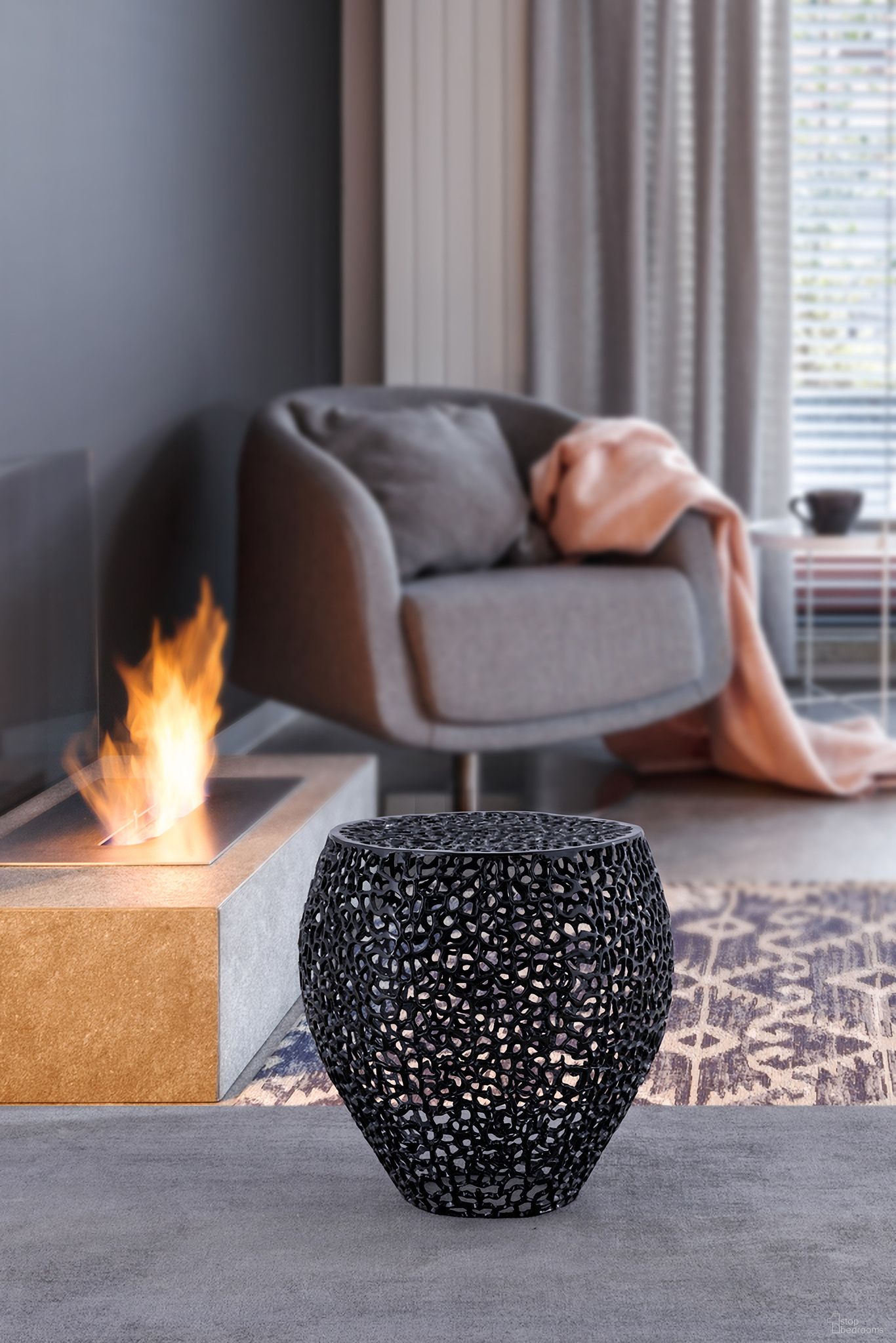 The appearance of Et3403-18 Side Coffee Table In Black designed by Galaxy Home Furnishings in the modern / contemporary interior design. This black piece of furniture was selected by 1StopBedrooms from ET3403-18 Collection to add a touch of cosiness and style into your home. Sku: 601955552318. Material: Aluminium.