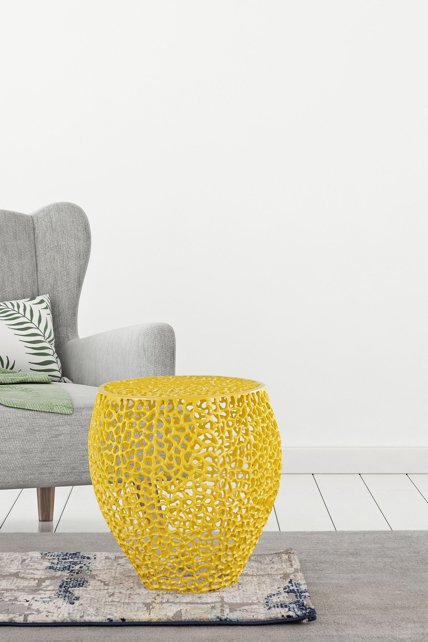 The appearance of Et3403-18 Side Coffee Table In Gold designed by Galaxy Home Furnishings in the modern / contemporary interior design. This gold piece of furniture was selected by 1StopBedrooms from ET3403-18 Collection to add a touch of cosiness and style into your home. Sku: 601955552325. Material: Aluminium.
