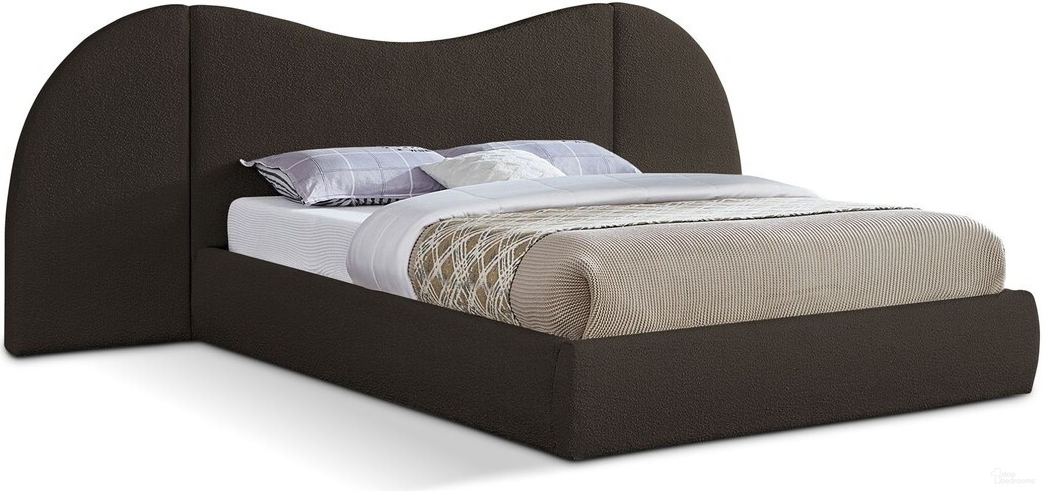 Everest Boucle Fabric Queen Bed In Brown