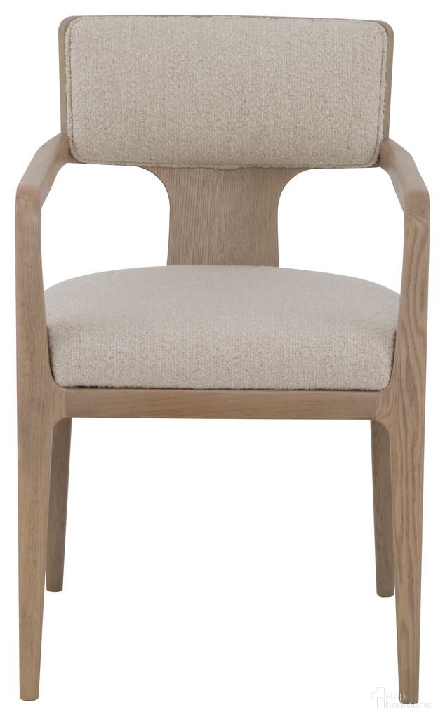 The appearance of Everett Arm Chair In Bone and Biscotti designed by Fairfield Chair in the modern / contemporary interior design. This bone/biscotti piece of furniture was selected by 1StopBedrooms from Everett Collection to add a touch of cosiness and style into your home. Sku: 8030-04-B. Material: Fabric. Chair Type: Arm Chair.