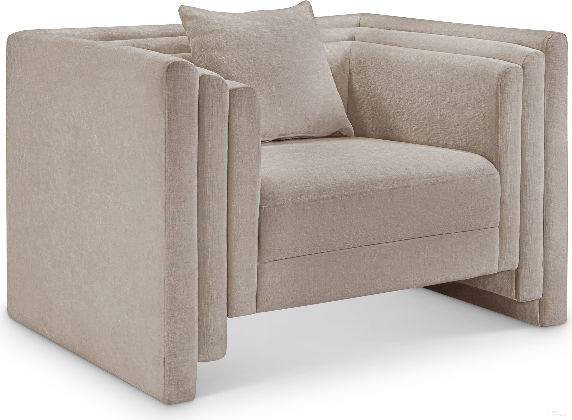 The appearance of Everett Chenille Fabric Chair In Beige designed by Meridian in the modern / contemporary interior design. This beige chenille piece of furniture  was selected by 1StopBedrooms from Everett Collection to add a touch of cosiness and style into your home. Sku: 44068Beige-C. Material: Chenille.