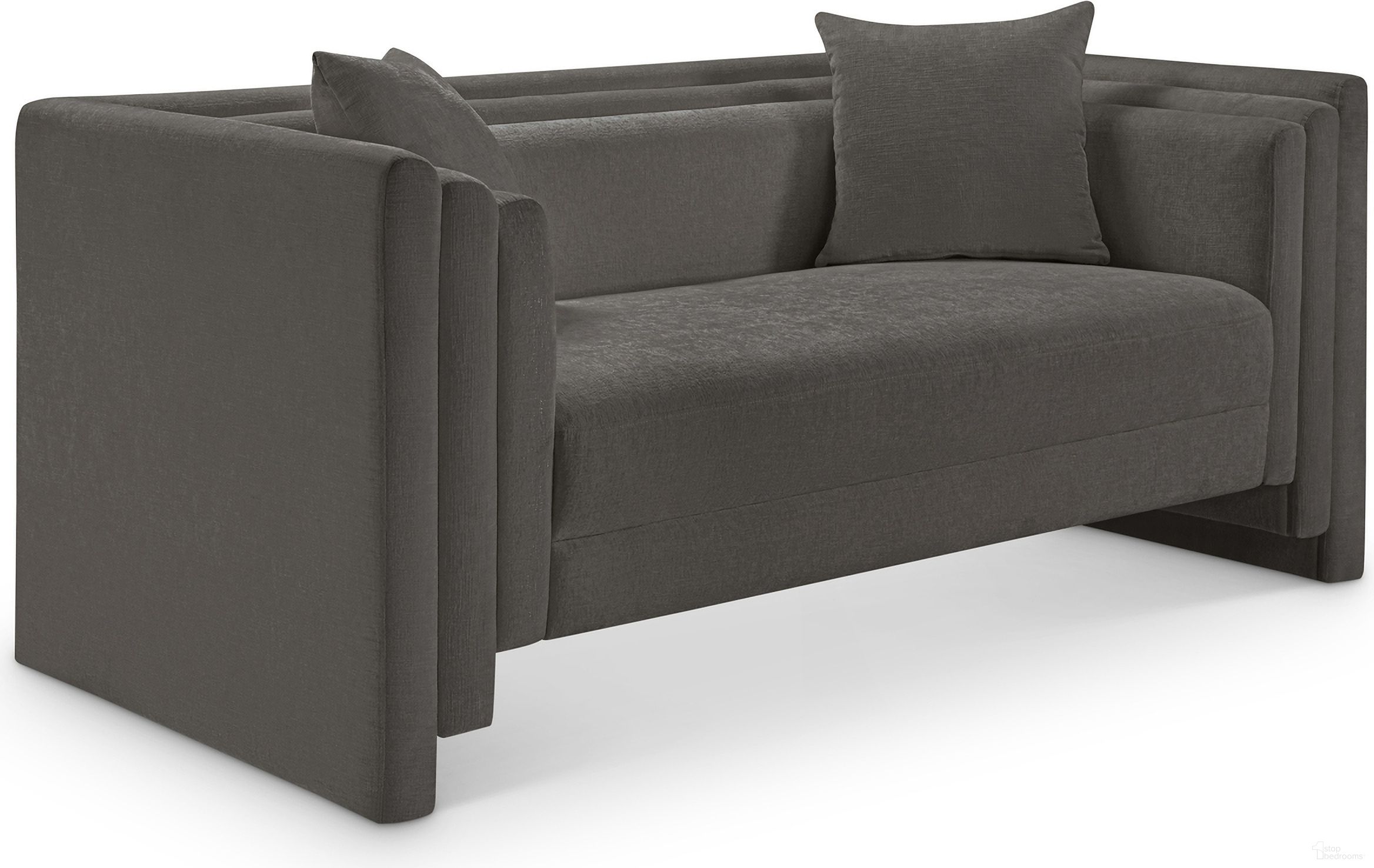 The appearance of Everett Chenille Fabric Loveseat In Grey designed by Meridian in the modern / contemporary interior design. This grey chenille piece of furniture was selected by 1StopBedrooms from Everett Collection to add a touch of cosiness and style into your home. Sku: 44068Grey-L. Material: Chenille.