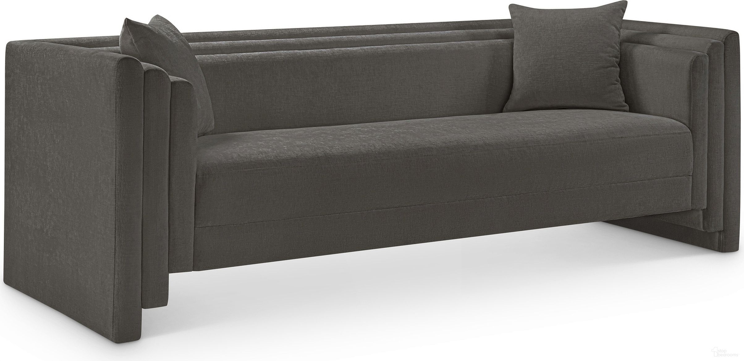 The appearance of Everett Chenille Fabric Sofa In Grey designed by Meridian in the modern / contemporary interior design. This grey chenille piece of furniture was selected by 1StopBedrooms from Everett Collection to add a touch of cosiness and style into your home. Sku: 44068Grey-S. Material: Chenille.