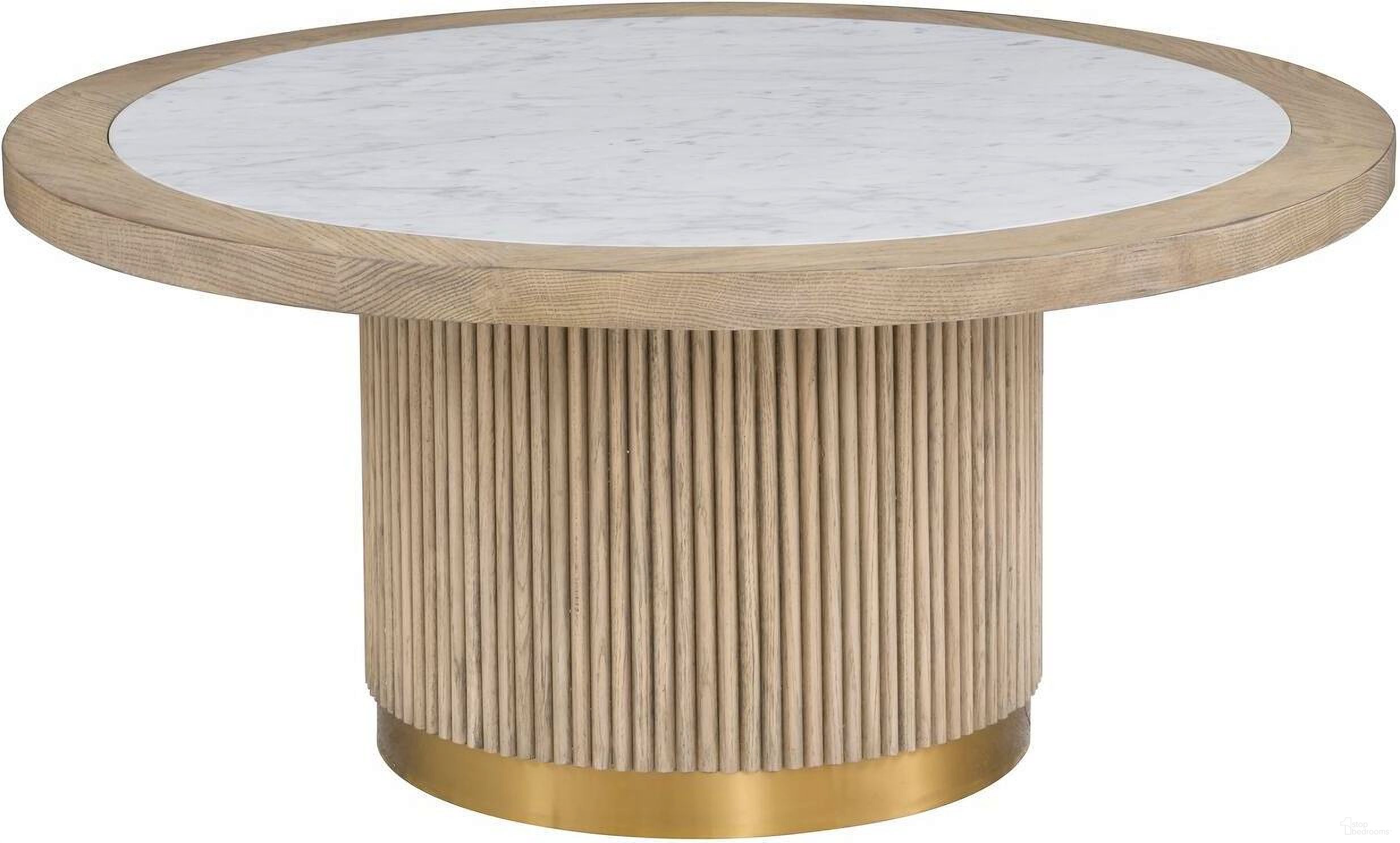 The appearance of Everett Large Round Bunching Cocktail Table In Biscotti designed by Fairfield Chair in the modern / contemporary interior design. This biscotti piece of furniture  was selected by 1StopBedrooms from Everett Collection to add a touch of cosiness and style into your home. Sku: 8030-CK. Material: Solid Oak.
