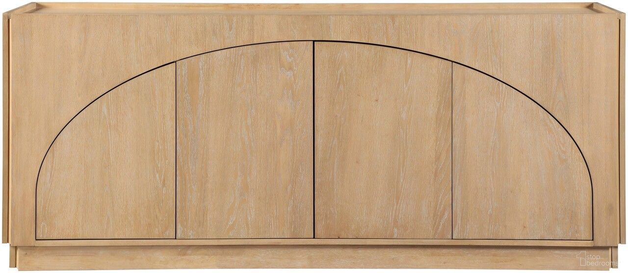 Everson Oak Veneer and Solid Wood Sideboard/Buffet In Natural