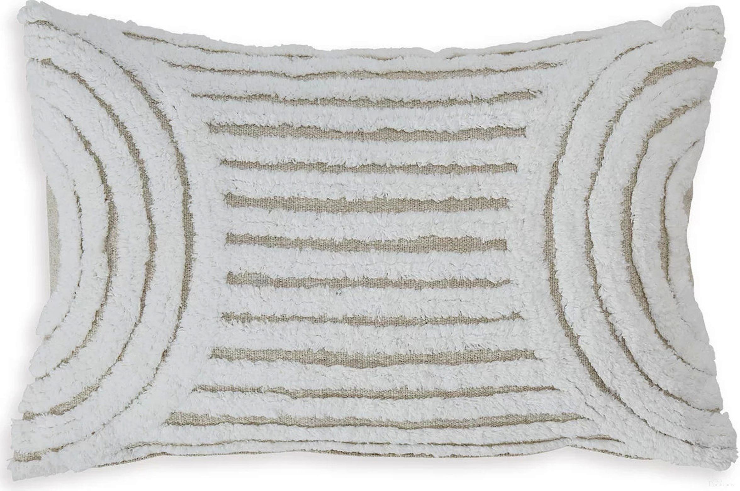The appearance of Farissen Pillow Set of 4 In White designed by Signature Design by Ashley in the transitional interior design. This white/tan piece of furniture was selected by 1StopBedrooms from Farissen Collection to add a touch of cosiness and style into your home. Sku: A1001062. Material: Fabric.