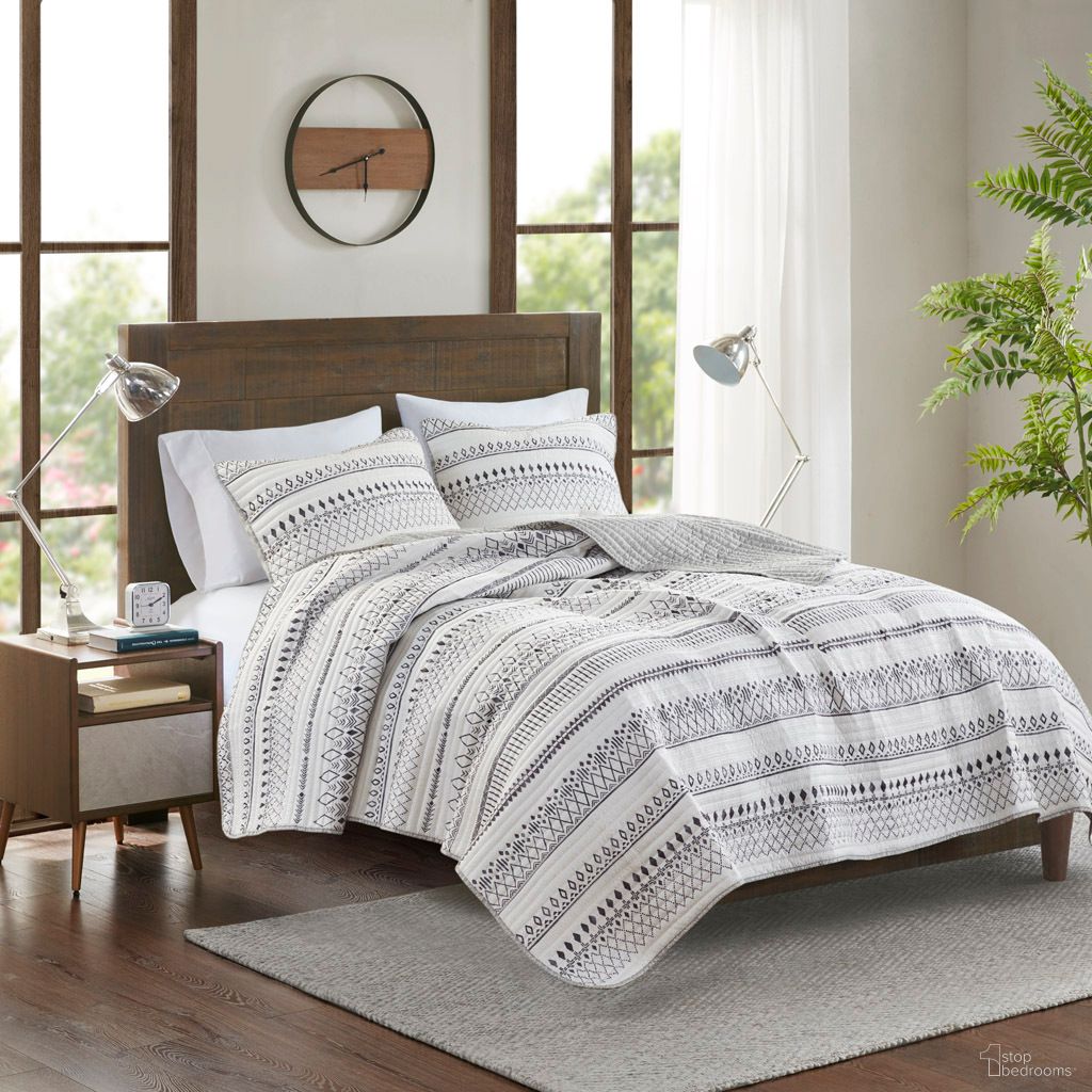Fraser 3 Piece Printed Microfiber Seersucker King/Cal King Quilt Set In Ivory and Black