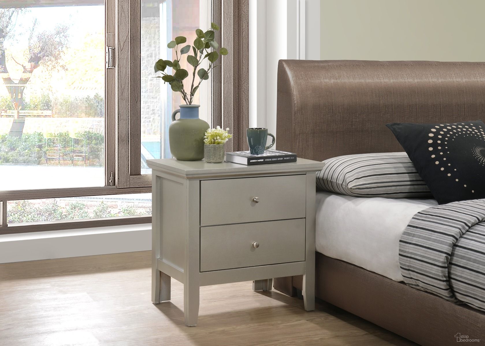 The appearance of Glory Furniture Primo Nightstand, Champagne designed by Glory in the modern / contemporary interior design. This champagne piece of furniture was selected by 1StopBedrooms from Primo Collection to add a touch of cosiness and style into your home. Sku: G1333-N-Nightstand. Material: Wood.
