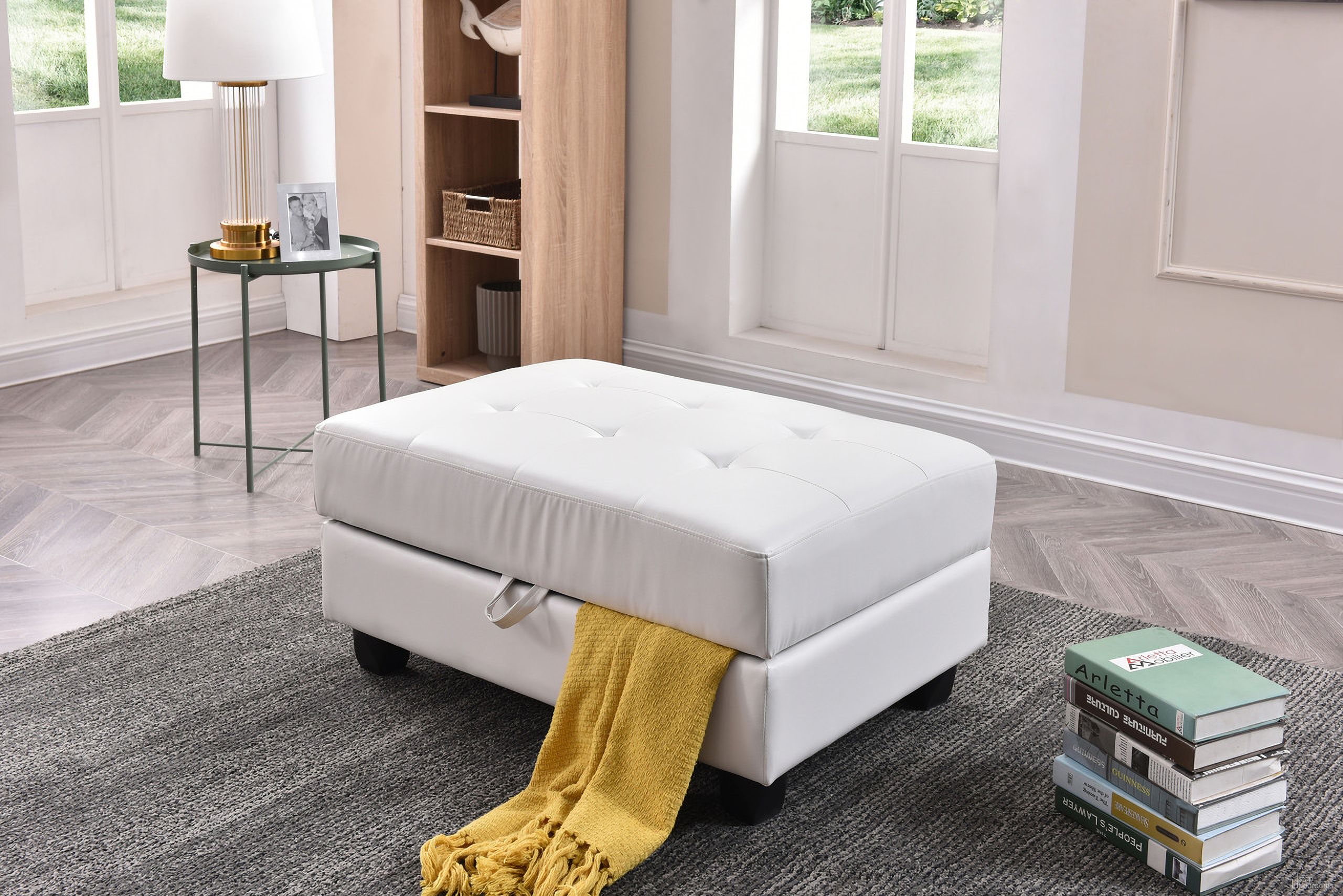 The appearance of G307 Storage Ottoman (White) designed by Glory in the modern / contemporary interior design. This white piece of furniture  was selected by 1StopBedrooms from G307 Collection to add a touch of cosiness and style into your home. Sku: G307-O-Ottoman. Material: Faux Leather.