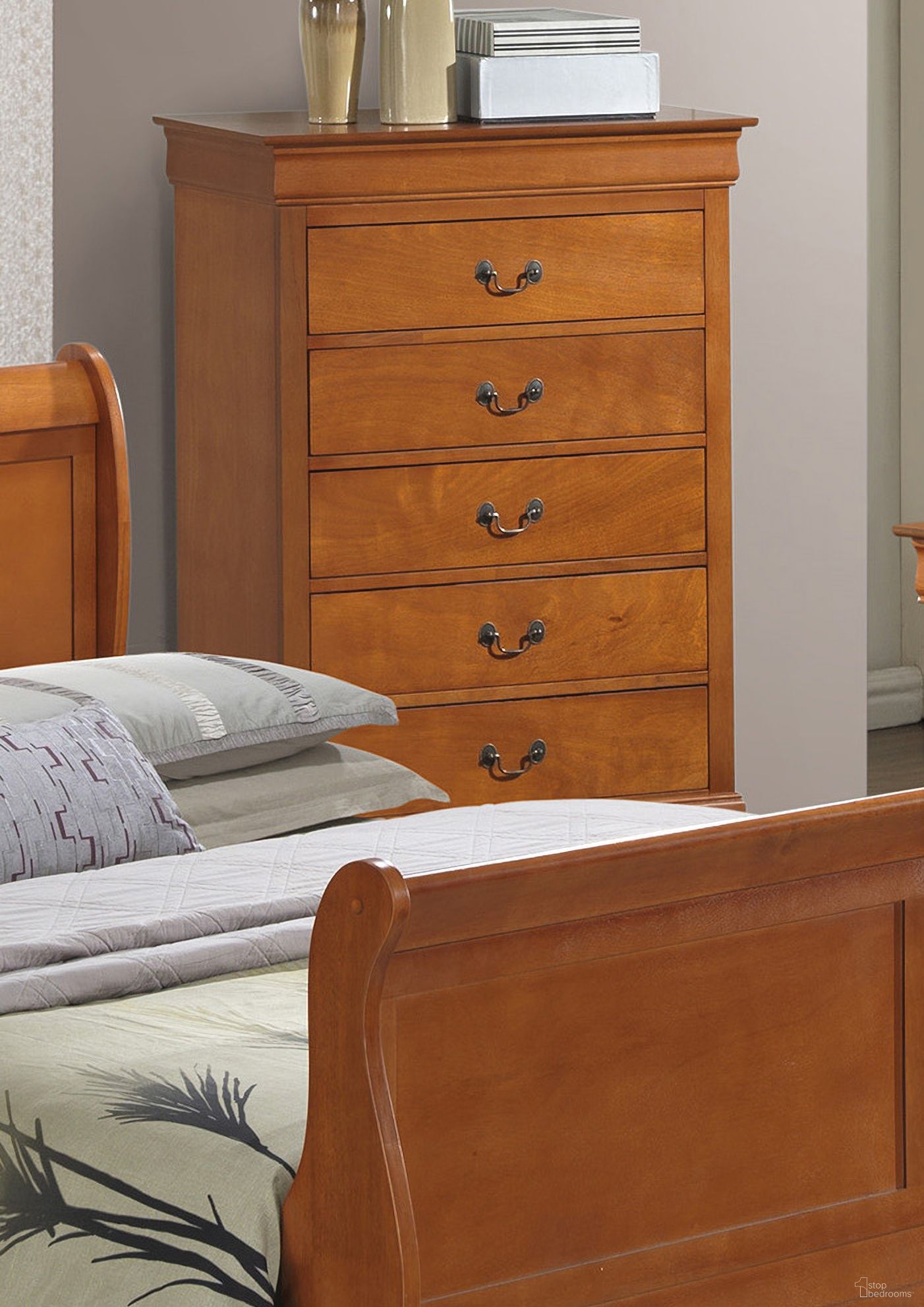 The appearance of Glory Furniture G3160 Chest in Oak designed by Glory in the traditional interior design. This oak piece of furniture was selected by 1StopBedrooms from G3160 Collection to add a touch of cosiness and style into your home. Sku: G3160-CH-Chest. Material: Wood.