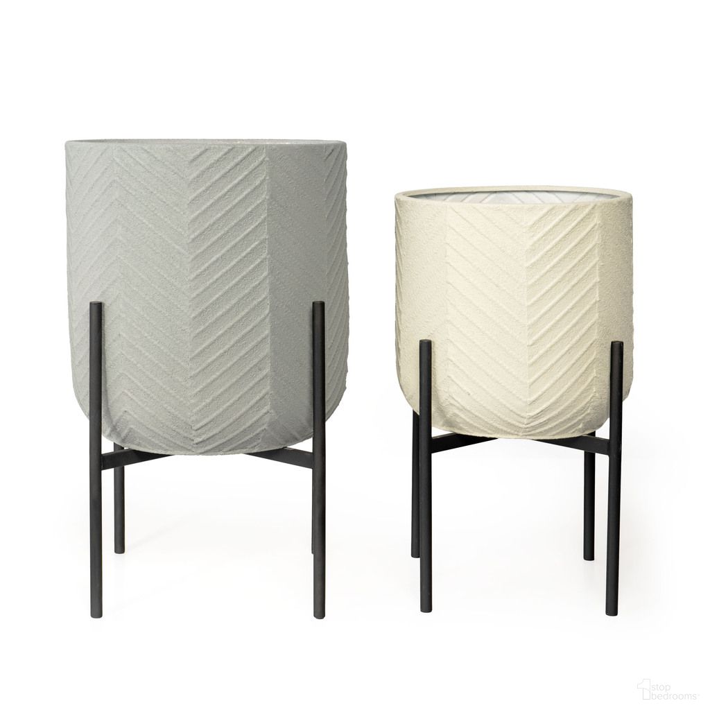 The appearance of Ginkgo Metal Floor Planters Set of 2 In White and Grey designed by Gild Design House in the transitional interior design. This white/grey piece of furniture was selected by 1StopBedrooms from Ginkgo Collection to add a touch of cosiness and style into your home. Sku: 0D-00IGC. Material: Metal.