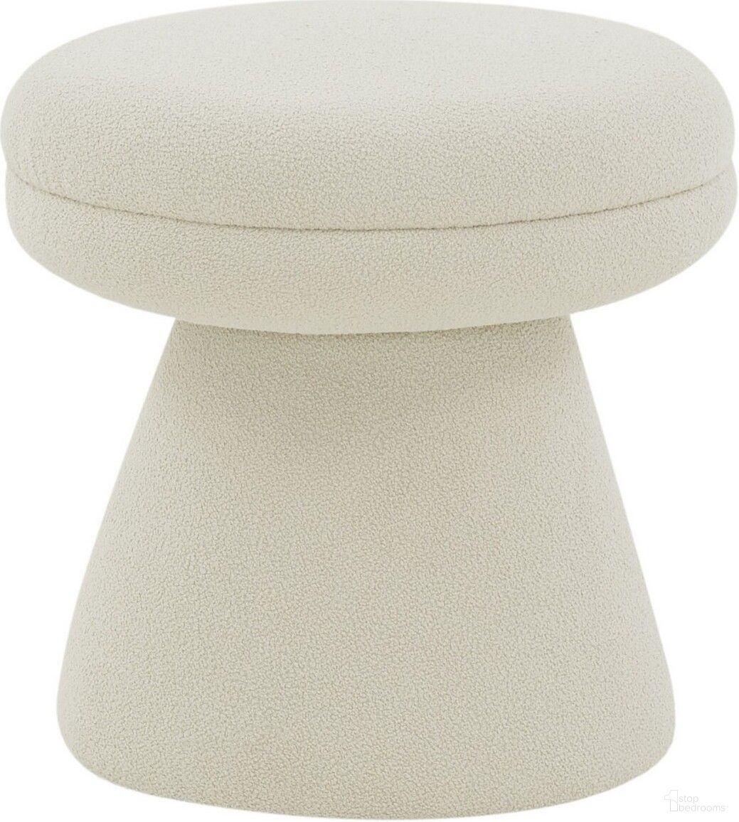 The appearance of Gisella Boucle Ottoman In Taupe designed by Safavieh Couture in the modern / contemporary interior design. This taupe piece of furniture was selected by 1StopBedrooms from Gisella Collection to add a touch of cosiness and style into your home. Sku: SFV5122C. Material: Boucle.