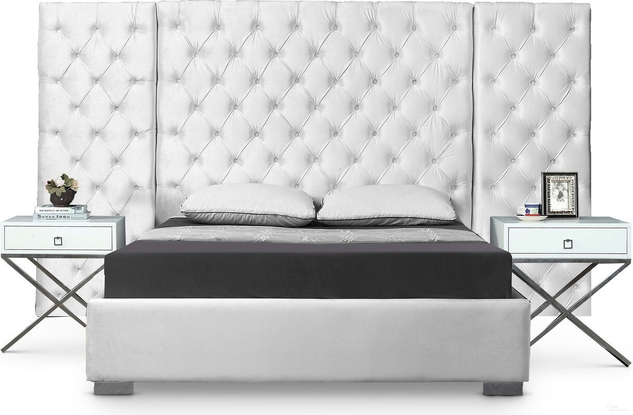 Grande Velvet King Bed In White