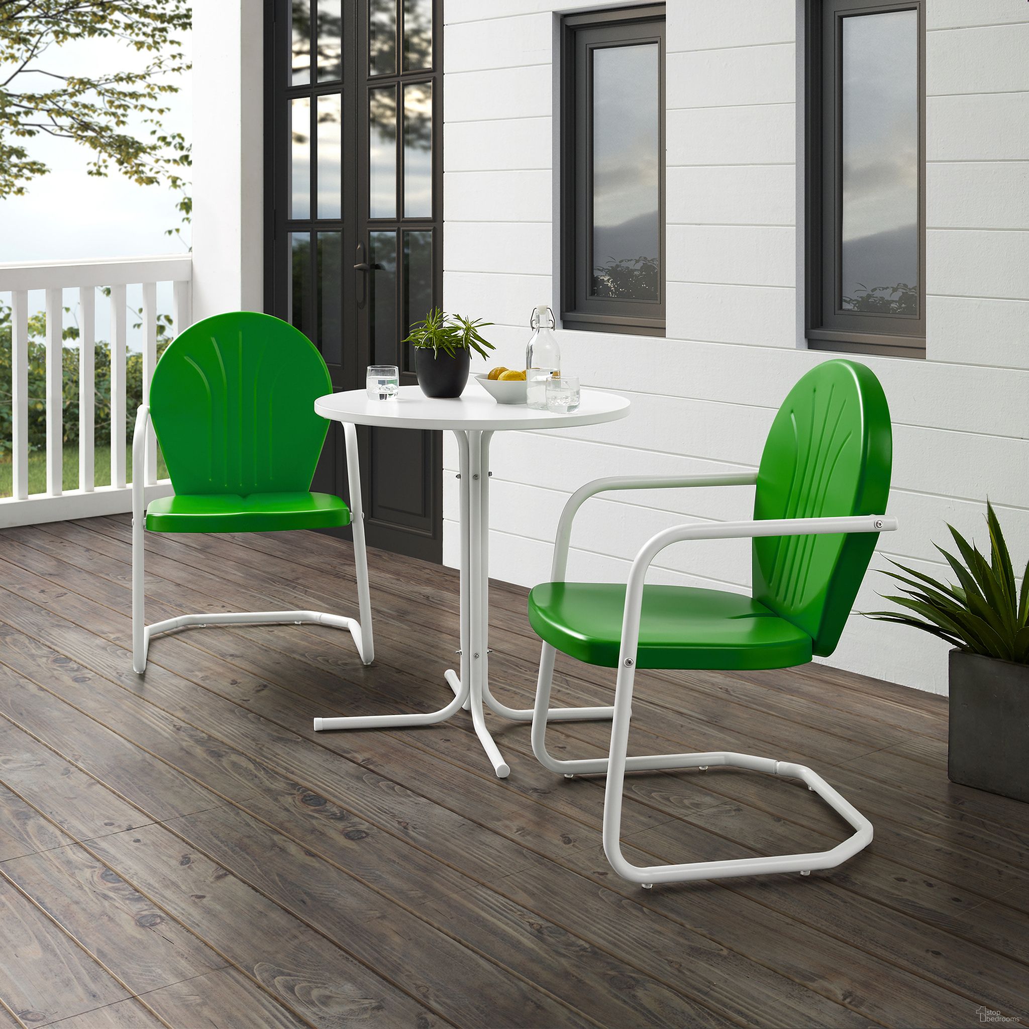 The appearance of Griffith 3 Piece Retro Outdoor Bistro Set In Kelly Green Gloss and White Satin designed by Crosley Brands in the transitional interior design. This kelly green piece of furniture was selected by 1StopBedrooms from Griffith Collection to add a touch of cosiness and style into your home. Sku: CO1014-WH;CO1001A-GR;CO1001A-GR. Material: Steel.