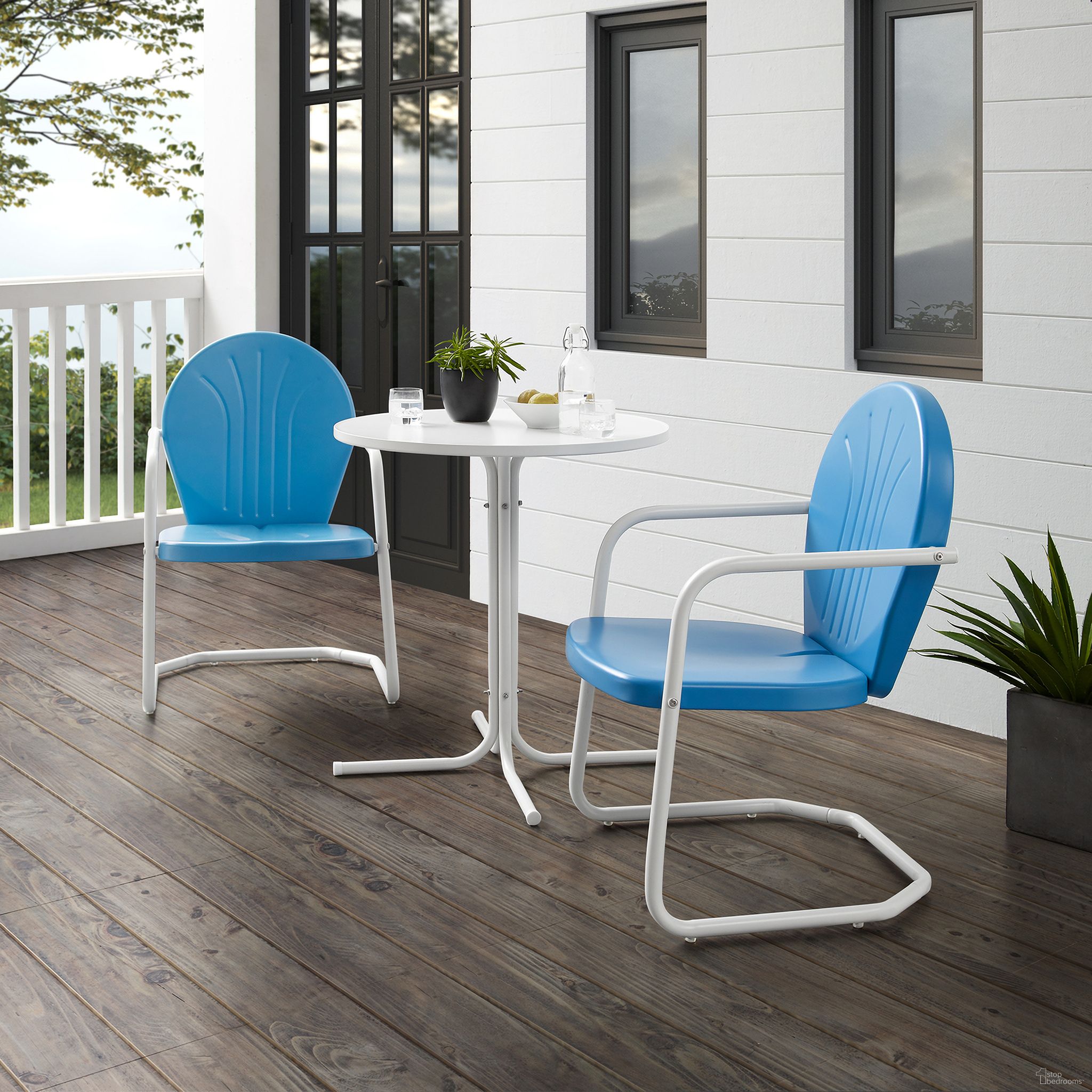 The appearance of Griffith 3 Piece Retro Outdoor Bistro Set In Sky Blue Gloss and White Satin designed by Crosley Brands in the transitional interior design. This sky blue piece of furniture was selected by 1StopBedrooms from Griffith Collection to add a touch of cosiness and style into your home. Sku: CO1014-WH;CO1001A-BL;CO1001A-BL. Material: Steel.