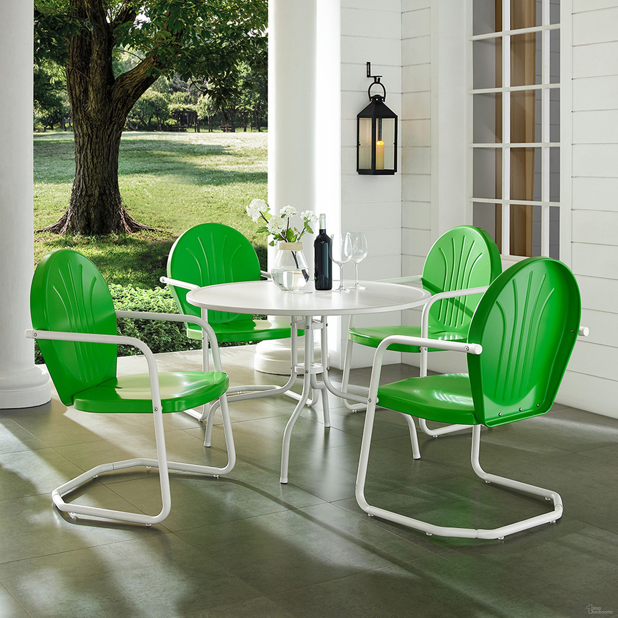 The appearance of Griffith 5 Piece Round Retro Outdoor Dining Set In Kelly Green Gloss and White Satin designed by Crosley Brands in the transitional interior design. This kelly green piece of furniture was selected by 1StopBedrooms from Griffith Collection to add a touch of cosiness and style into your home. Sku: CO1012A-WH;CO1001A-GR;CO1001A-GR;CO1001A-GR;CO1001A-GR. Material: Steel.