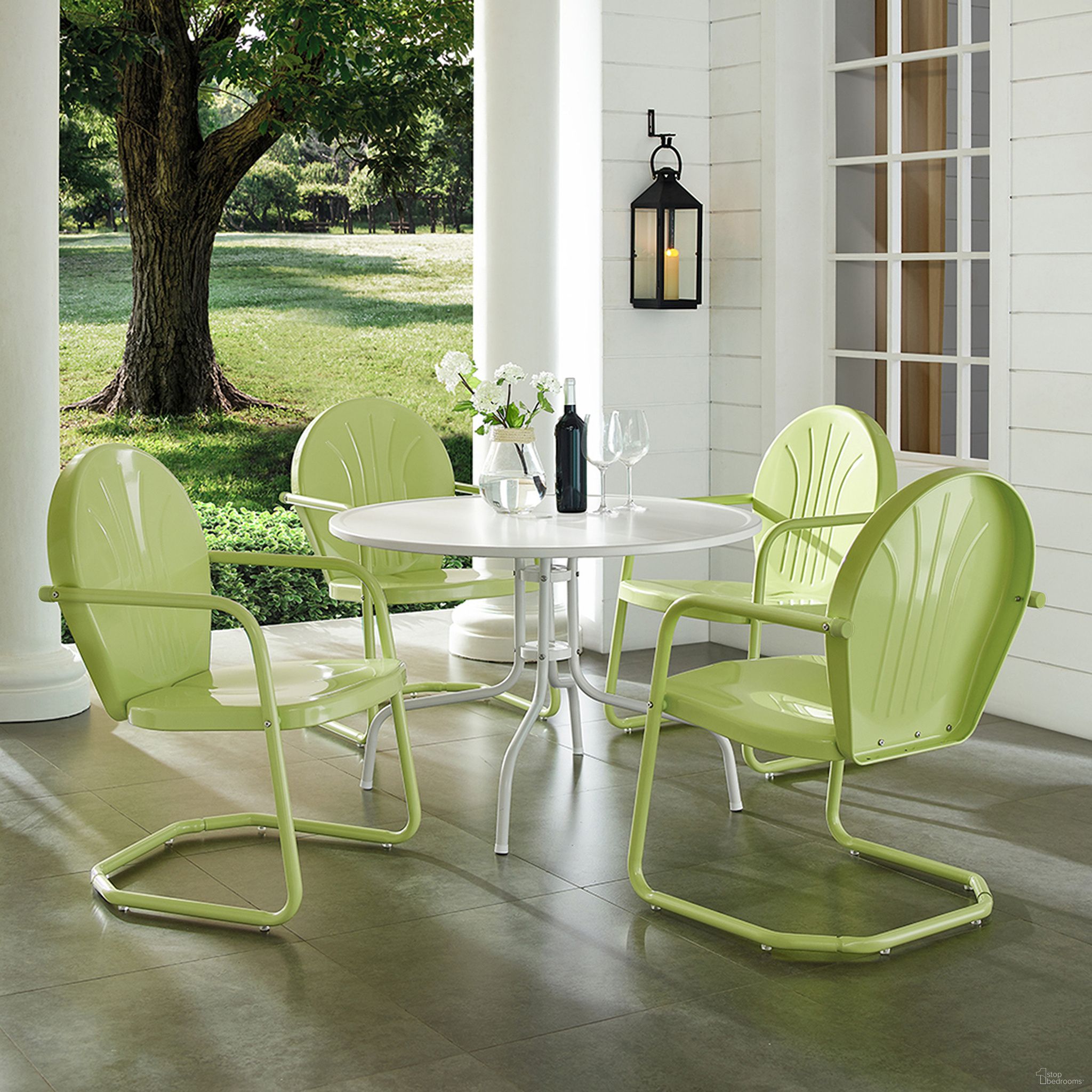 The appearance of Griffith 5 Piece Round Retro Outdoor Dining Set In Key Lime Gloss and White Satin designed by Crosley Brands in the transitional interior design. This lime piece of furniture was selected by 1StopBedrooms from Griffith Collection to add a touch of cosiness and style into your home. Sku: CO1012A-WH;CO1001A-KL;CO1001A-KL;CO1001A-KL;CO1001A-KL. Material: Steel.