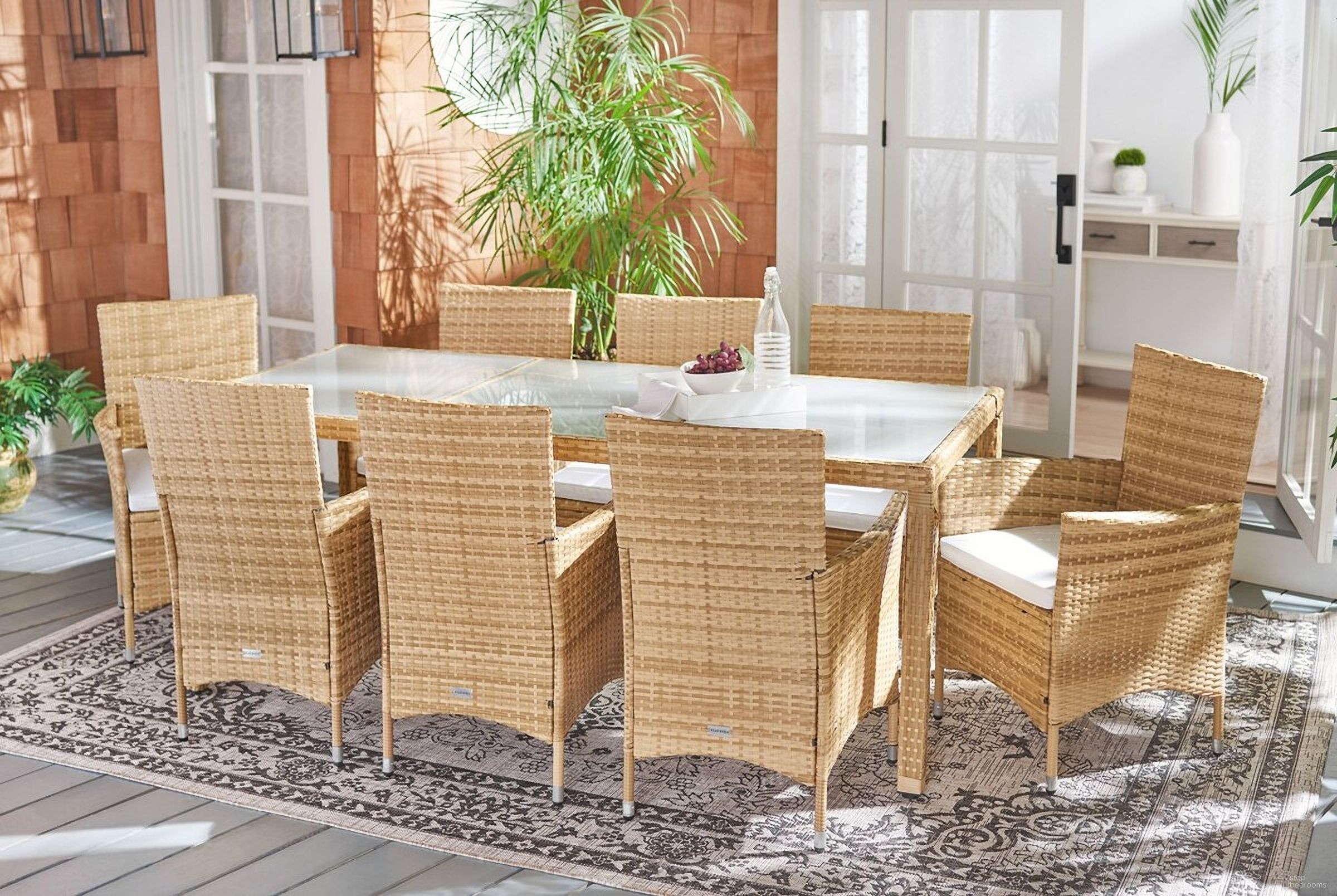 The appearance of Hailee Dining Set in White designed by Safavieh in the modern / contemporary interior design. This white piece of furniture was selected by 1StopBedrooms from Hailee Collection to add a touch of cosiness and style into your home. Sku: PAT7704D-4BX. Table Base Style: Legs. Material: Steel. Table Top Shape: Rectangular.