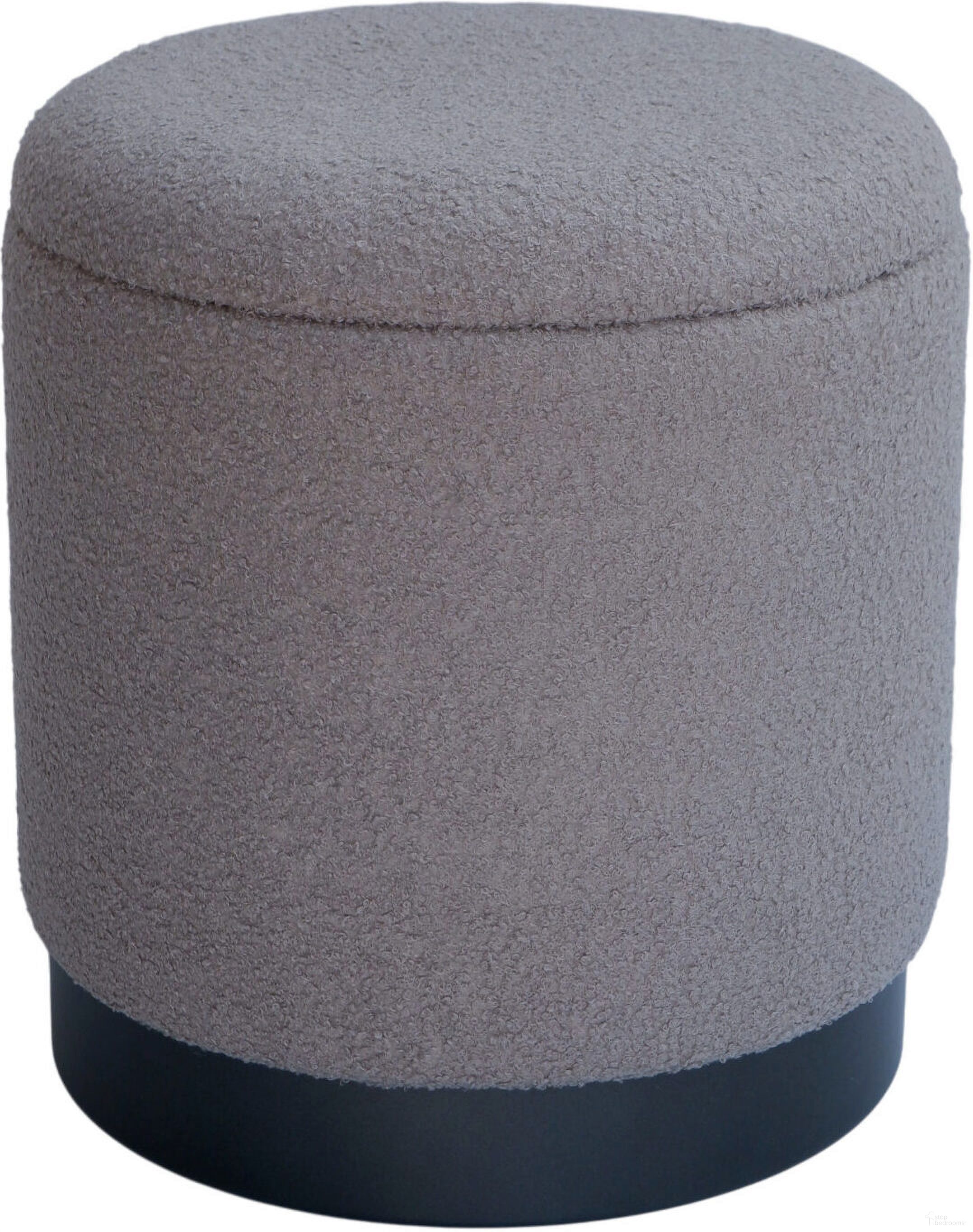 The appearance of Handwoven Hephaestus Boucle Storage Ottoman In Silver designed by Carolina Living in the modern / contemporary interior design. This silver piece of furniture was selected by 1StopBedrooms from Odyssey Collection to add a touch of cosiness and style into your home. Sku: OT-1717-MB-BC04. Material: Boucle.