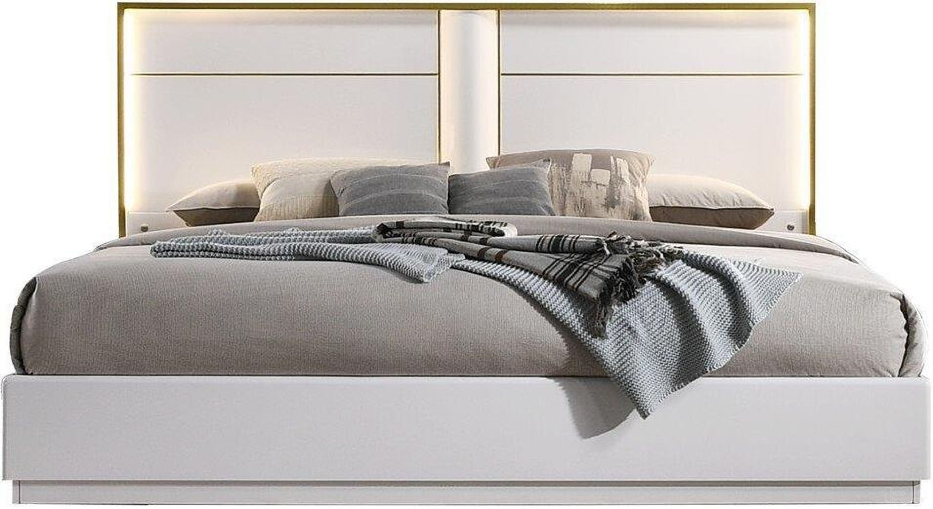 Havana Poplar Wood Eastern King Platform Bed In White With Gold Trim