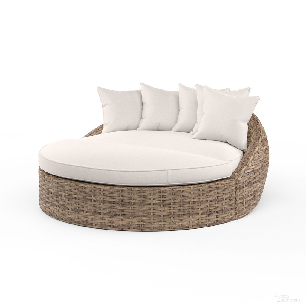 The appearance of Havana Round Daybed in Canvas Natural designed by Sunset West in the transitional interior design. This canvas natural piece of furniture was selected by 1StopBedrooms from Havana Collection to add a touch of cosiness and style into your home. Sku: SW1701-99-OTT-5404. Material: Resin Wicker.