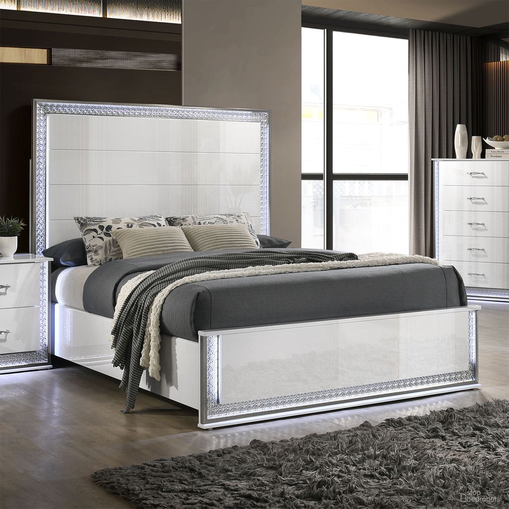 The appearance of Hazeline Queen Bed In White designed by Furniture of America in the glam interior design. This white piece of furniture  was selected by 1StopBedrooms from Hazeline Collection to add a touch of cosiness and style into your home. Sku: FM72010WH-Q-FBR;FM72010WH-Q-HB. Bed Type: Panel Bed. Bed Size: Queen. Material: Engineered Wood.