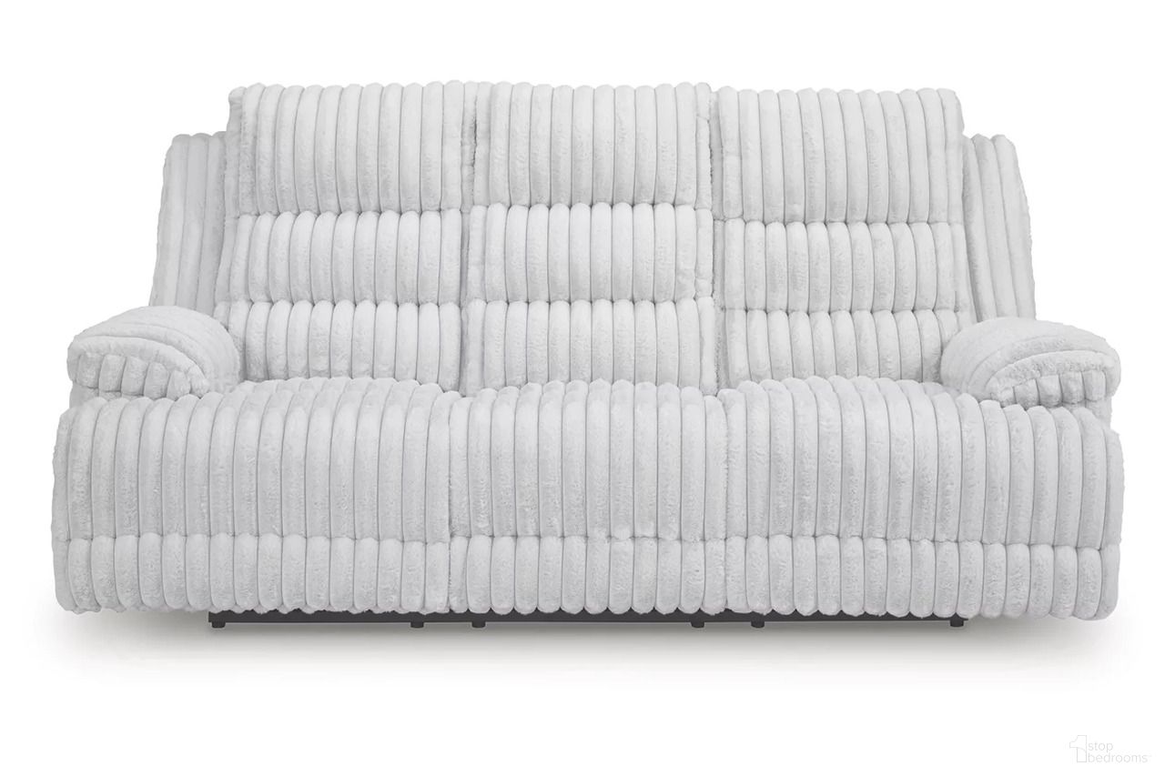 The appearance of Higgesbee Power Reclining Sofa with Drop Down Table In Alloy designed by Signature Design by Ashley in the modern / contemporary interior design. This alloy piece of furniture was selected by 1StopBedrooms from Higgesbee Collection to add a touch of cosiness and style into your home. Sku: NC4280499. Material: Polyester.