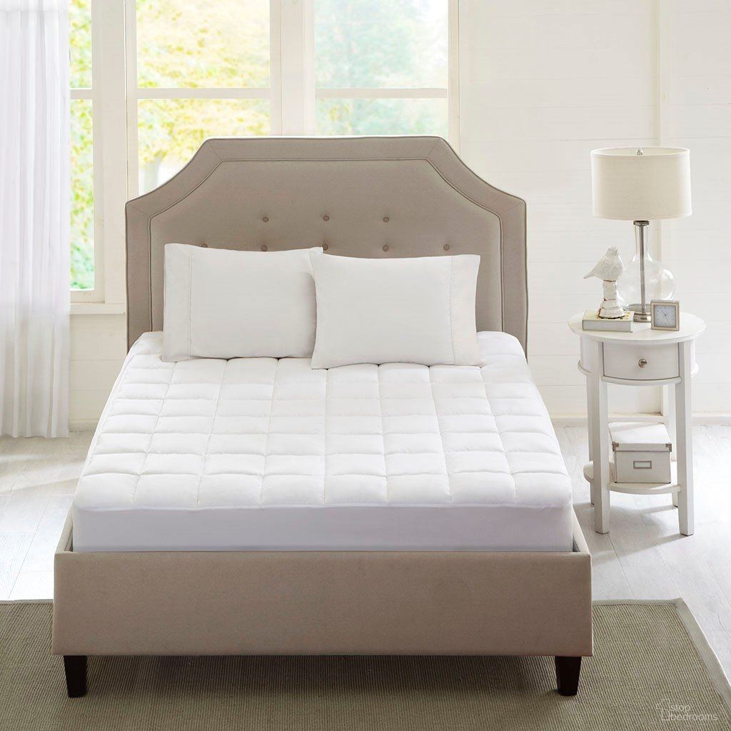 The appearance of Highline 3M Microfiber Twin XL Mattress Pad In White designed by Olliix in the transitional interior design. This white piece of furniture was selected by 1StopBedrooms from Highline Collection to add a touch of cosiness and style into your home. Sku: BASI16-0237. Material: Microfiber. Mattress Size: Twin XL. Bed Size: Twin XL.