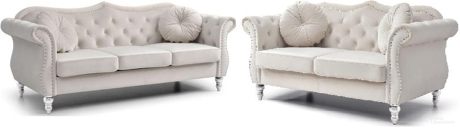 The appearance of Hollywood Living Room Set In Ivory designed by Glory in the transitional interior design. This ivory piece of furniture was selected by 1StopBedrooms from Hollywood Collection to add a touch of cosiness and style into your home. Sku: G0667A-S-Sofa Base ,Cushions;G0667A-S-Sofa Arms;G0667A-L-Loveseat Base and Cushions;G0667A-L-Loveseat Arms. Material: Wood.