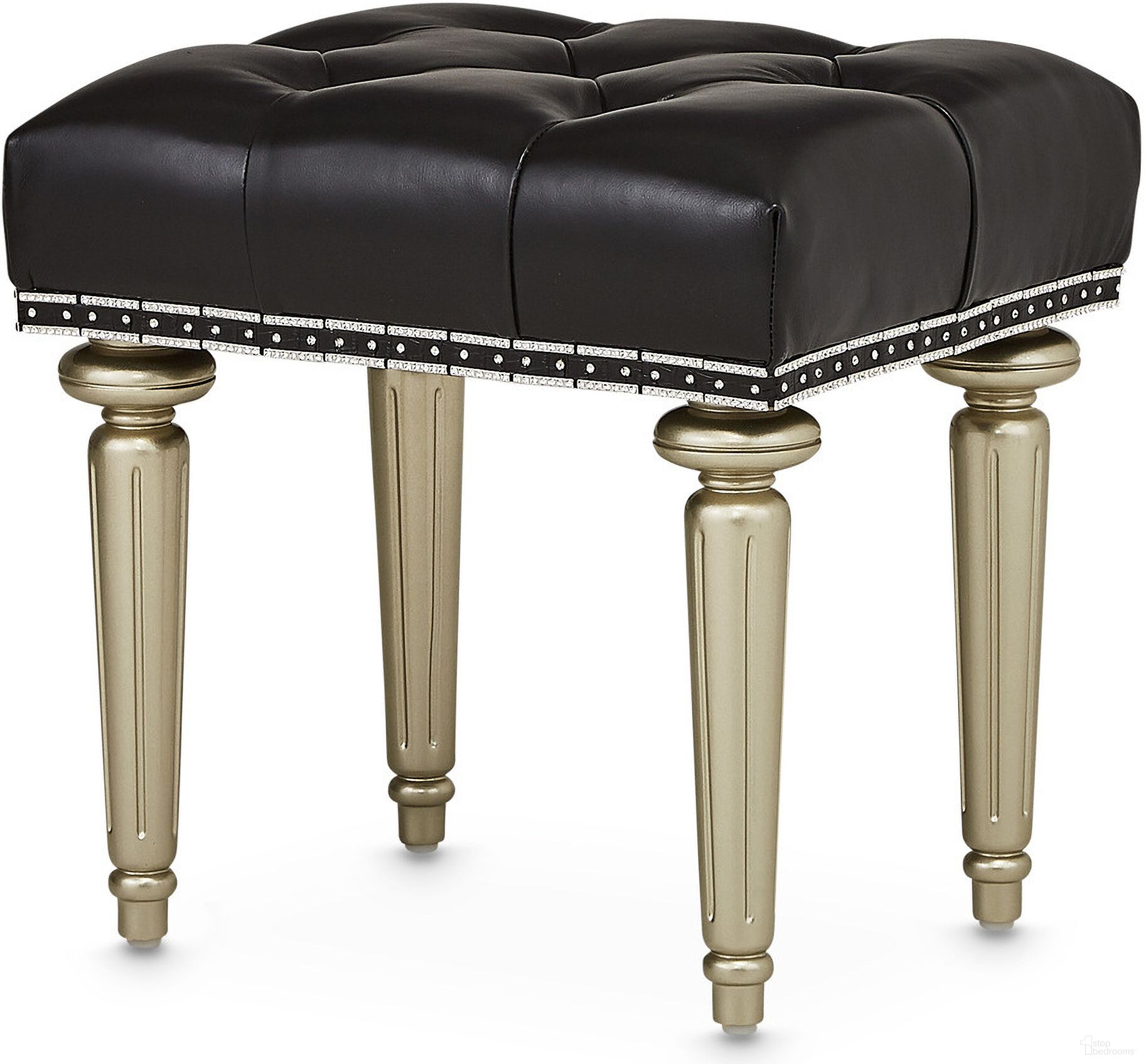 The appearance of Hollywood Swank Platinum Vanity Bench designed by Michael Amini in the transitional interior design. This platinum piece of furniture was selected by 1StopBedrooms from Hollywood Swank Collection to add a touch of cosiness and style into your home. Sku: NT03804-05. Material: Solid Wood.