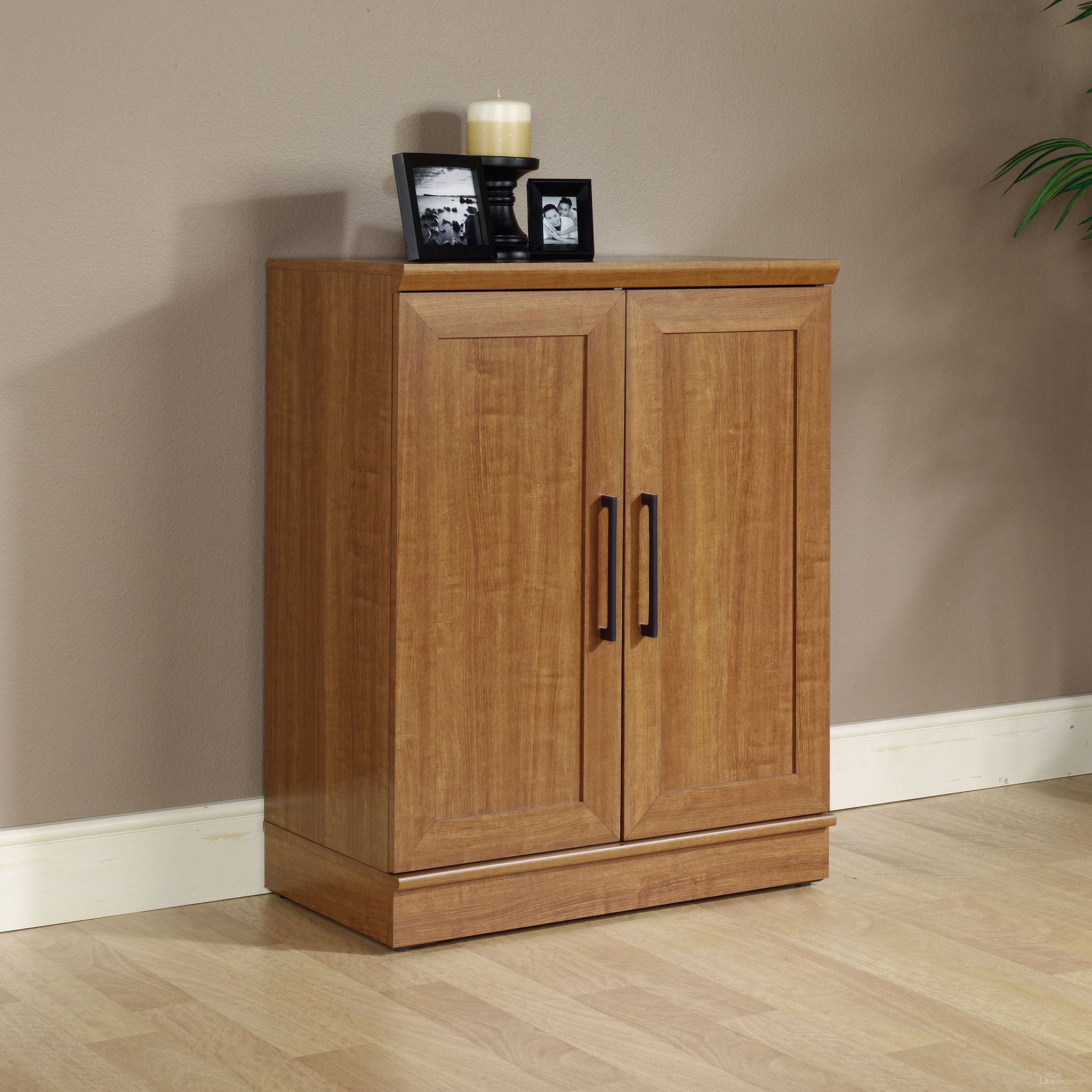 The appearance of Homeplus Base Cabinet In Sienna Oak designed by Sauder in the transitional interior design. This sienna oak piece of furniture was selected by 1StopBedrooms from HomePlus Collection to add a touch of cosiness and style into your home. Sku: 411967. Material: Engineered Wood.