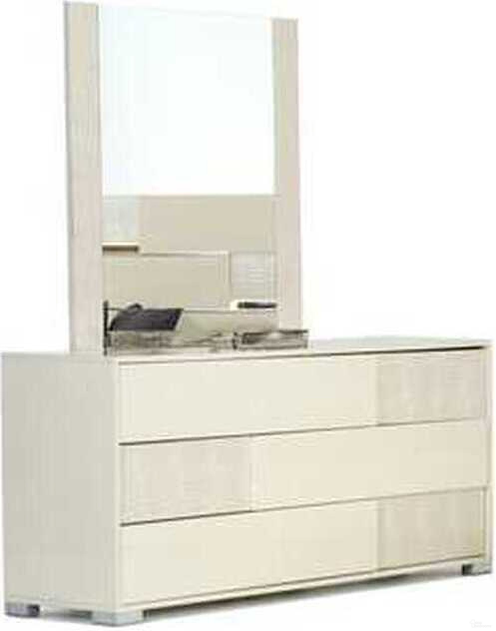 The appearance of Homeroots Beige Mdf And Glass Mirror designed by Homeroots in the industrial interior design. This beige piece of furniture was selected by 1StopBedrooms from to add a touch of cosiness and style into your home. Sku: 282547. Material: MDF.