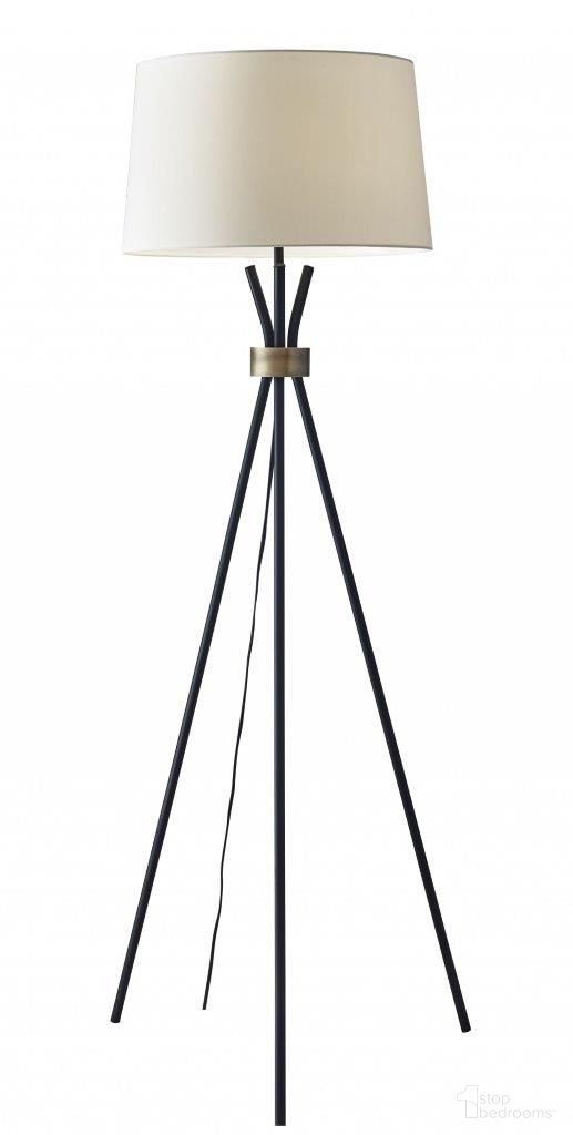 Homeroots Black Metal Floor Lamp 372640