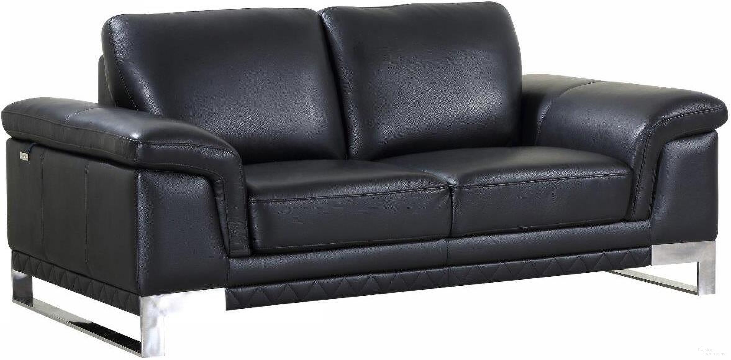The appearance of Homeroots Lovely Black Leather Loveseat designed by Homeroots in the modern / contemporary interior design. This black piece of furniture was selected by 1StopBedrooms from to add a touch of cosiness and style into your home. Sku: 329614. Material: Leather.