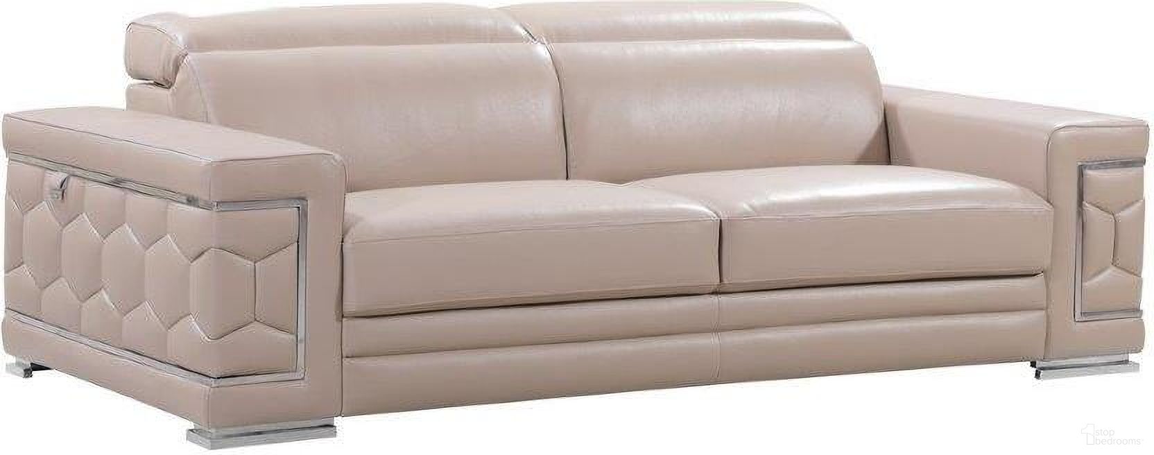The appearance of Homeroots Modern Beige Leather Sofa 329718 designed by Homeroots in the modern / contemporary interior design. This beige piece of furniture was selected by 1StopBedrooms from to add a touch of cosiness and style into your home. Sku: 329718. Material: Leather.