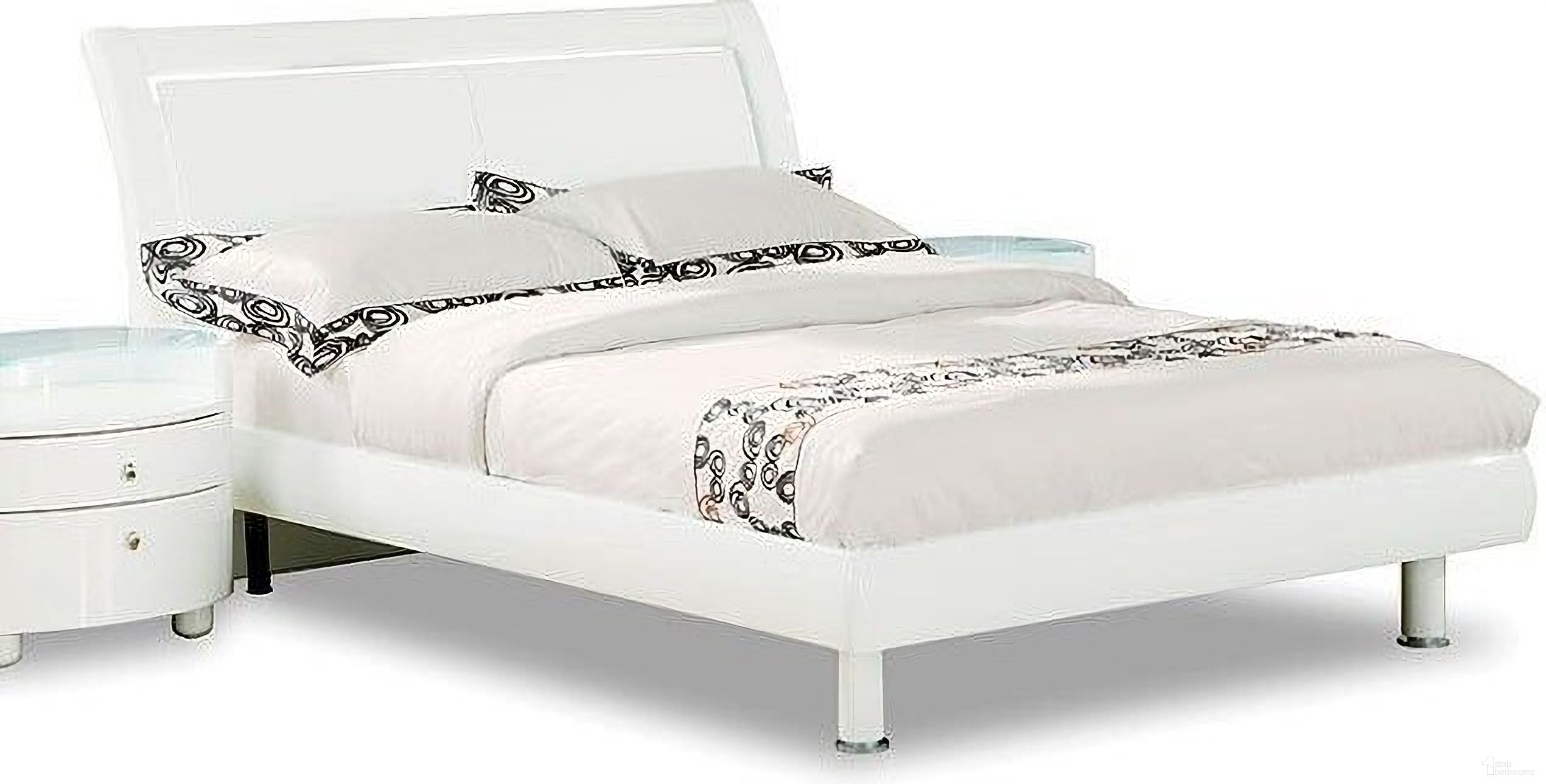 The appearance of Homeroots Modern California King White High Gloss Bed 343977 designed by Homeroots in the modern / contemporary interior design. This white piece of furniture was selected by 1StopBedrooms from to add a touch of cosiness and style into your home. Sku: 343977. Bed Type: Platform Bed. Bed Size: California King.