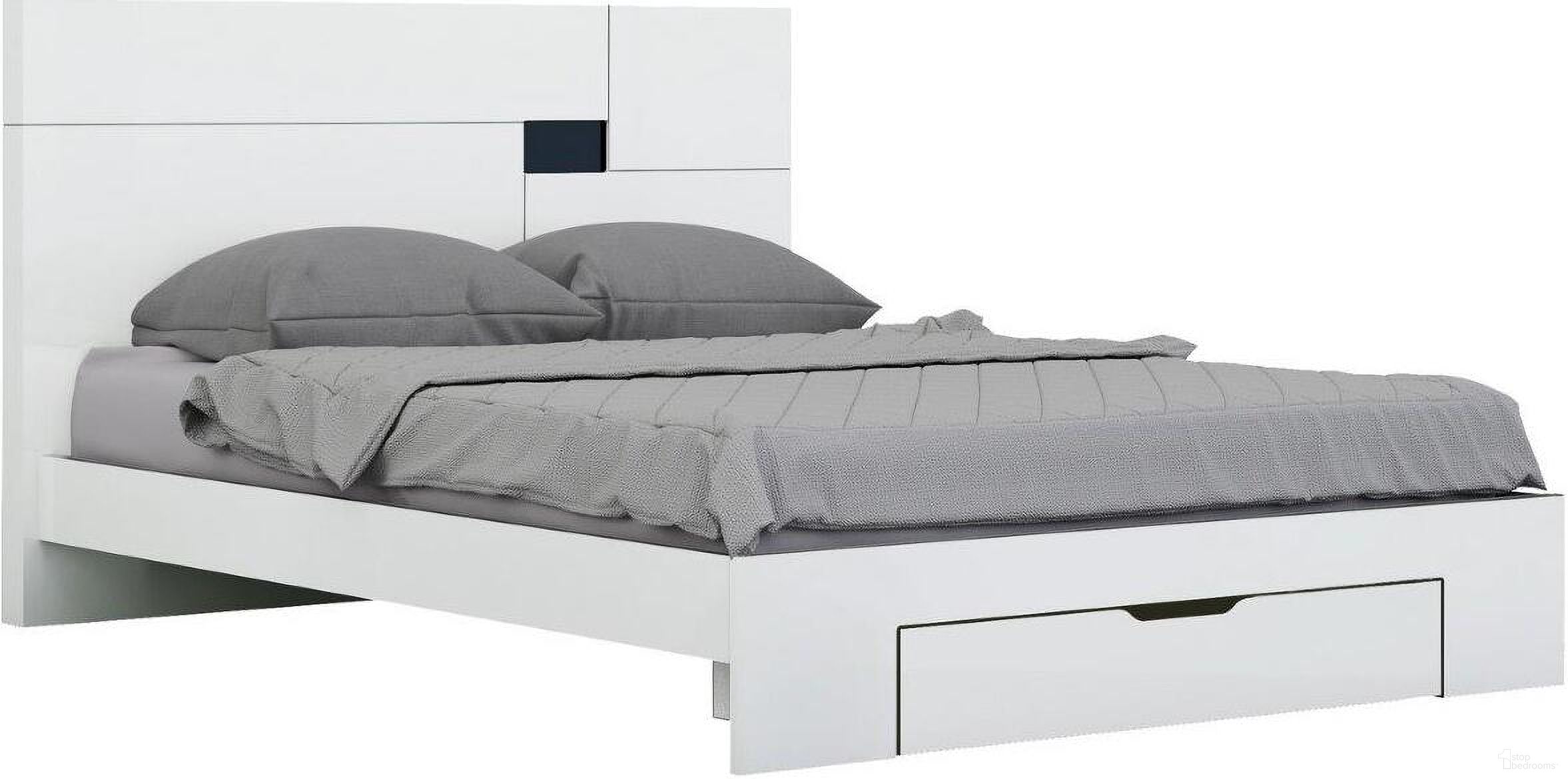 Homeroots Modern Eastern King White High Gloss Bed 343911