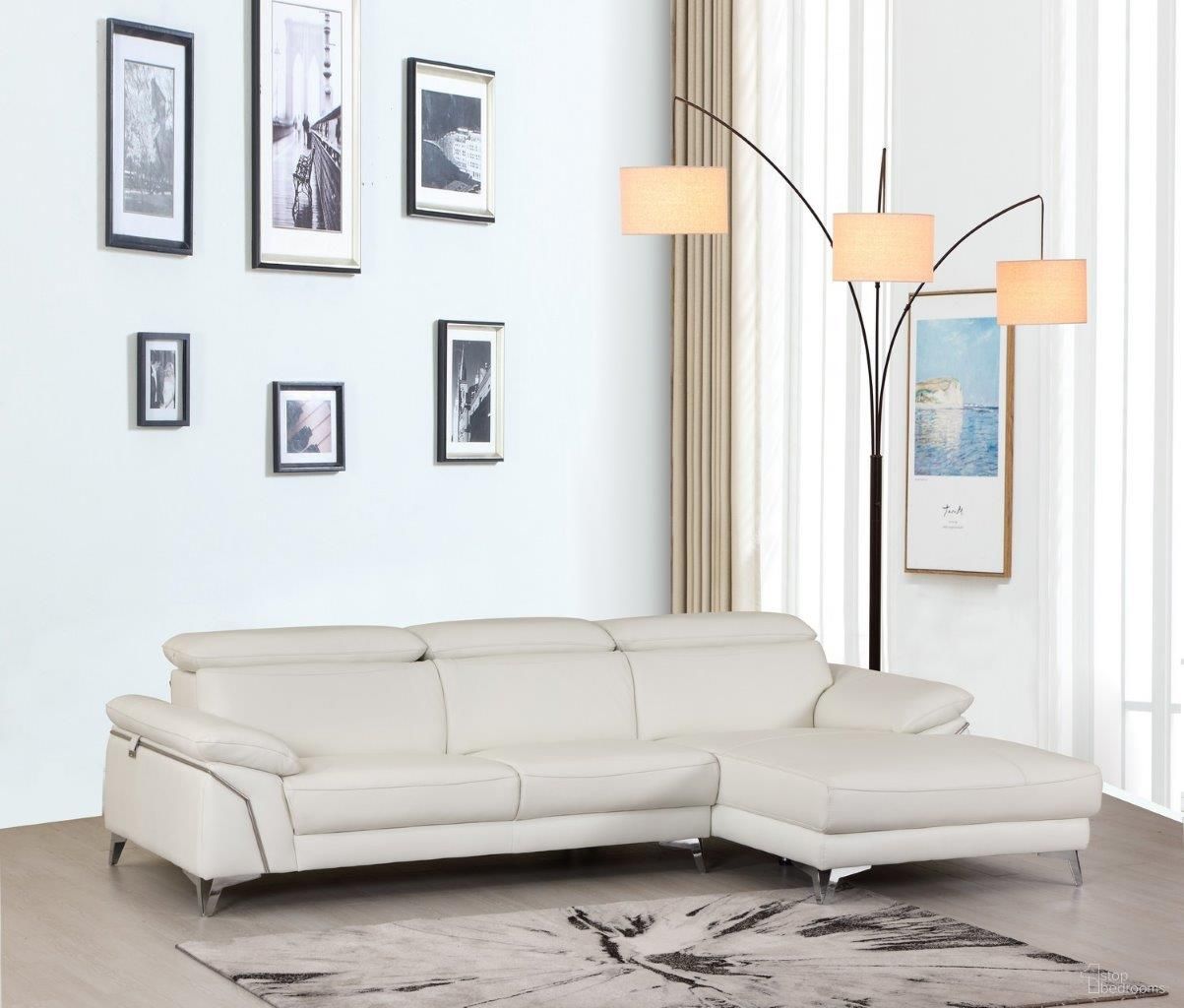 The appearance of Homeroots Modern White Leather Sectional 343951 designed by Homeroots in the modern / contemporary interior design. This white piece of furniture was selected by 1StopBedrooms from to add a touch of cosiness and style into your home. Sku: 343951. Material: Leather.