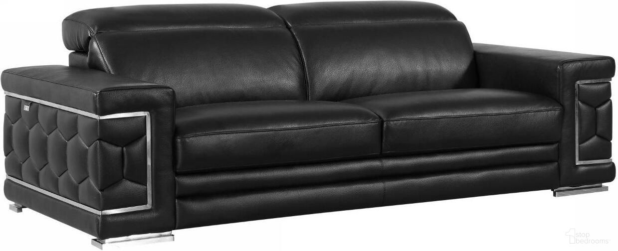 The appearance of Homeroots Sturdy Black Leather Sofa designed by Homeroots in the modern / contemporary interior design. This black piece of furniture was selected by 1StopBedrooms from to add a touch of cosiness and style into your home. Sku: 329597. Material: Leather.