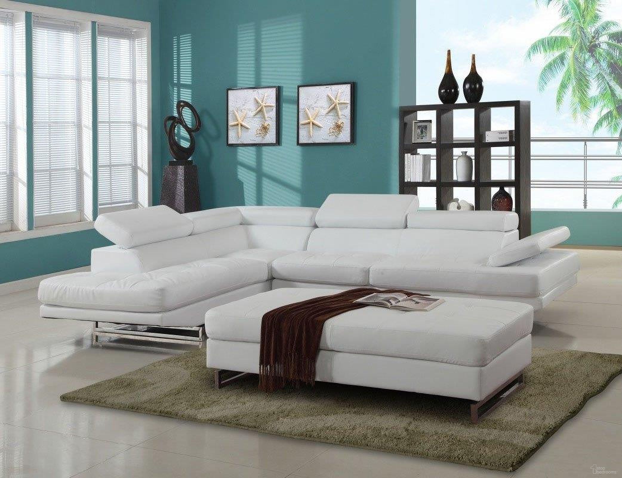 The appearance of Homeroots White Sectional Laf 366220 designed by Homeroots in the modern / contemporary interior design. This white piece of furniture was selected by 1StopBedrooms from to add a touch of cosiness and style into your home. Sku: 366220. Material: Leather. Layout: L-Shape. Orientation: LAF.