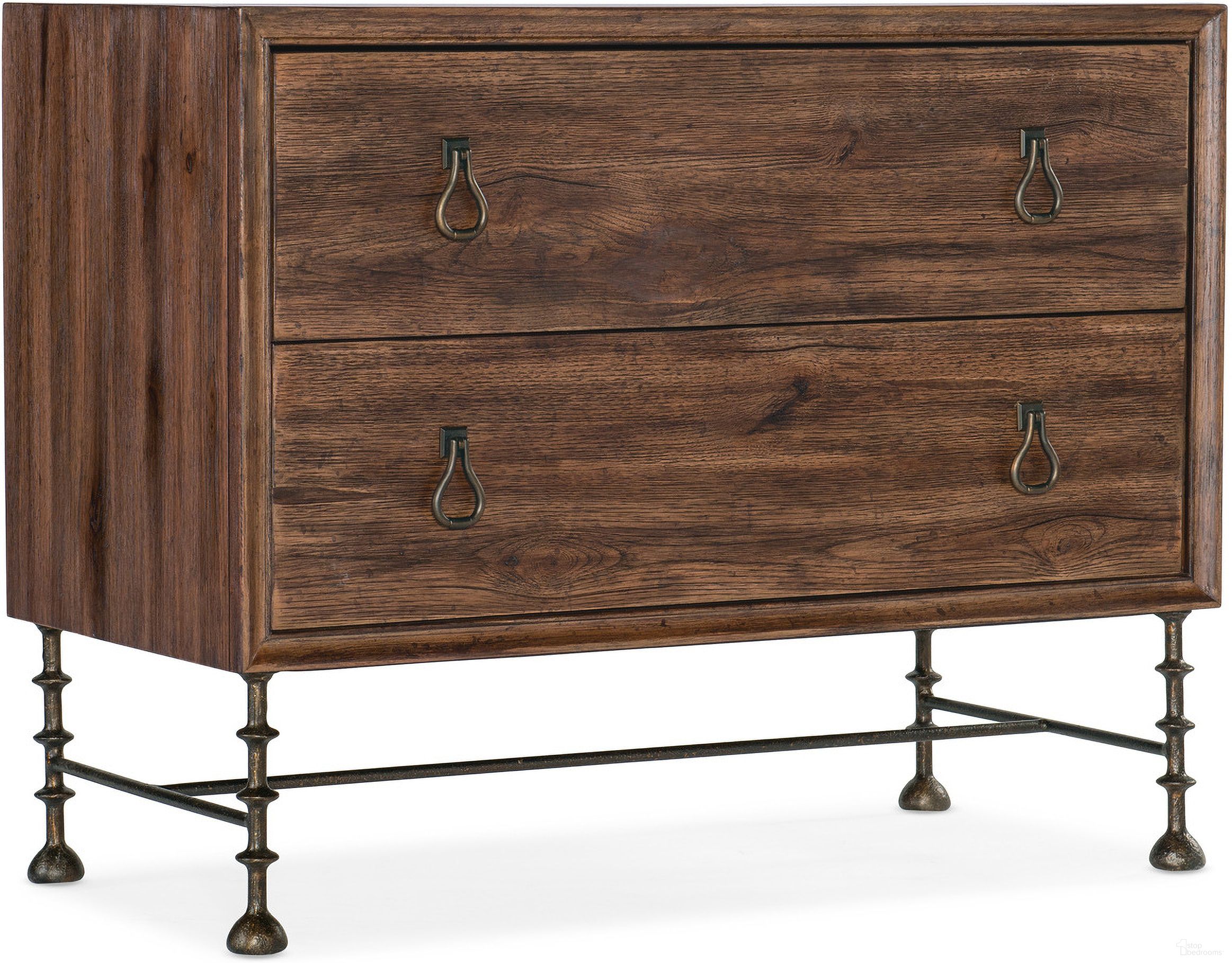 The appearance of Hooker Furniture Big Sky Bachelors Chest In Dark Wood designed by Hooker in the transitional interior design. This dark wood piece of furniture was selected by 1StopBedrooms from Big Sky Collection to add a touch of cosiness and style into your home. Sku: 6700-90017-85. Material: Hickory.