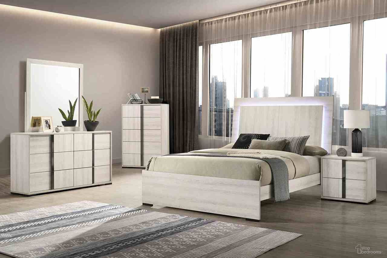 Horten Queen Bed In White Wash