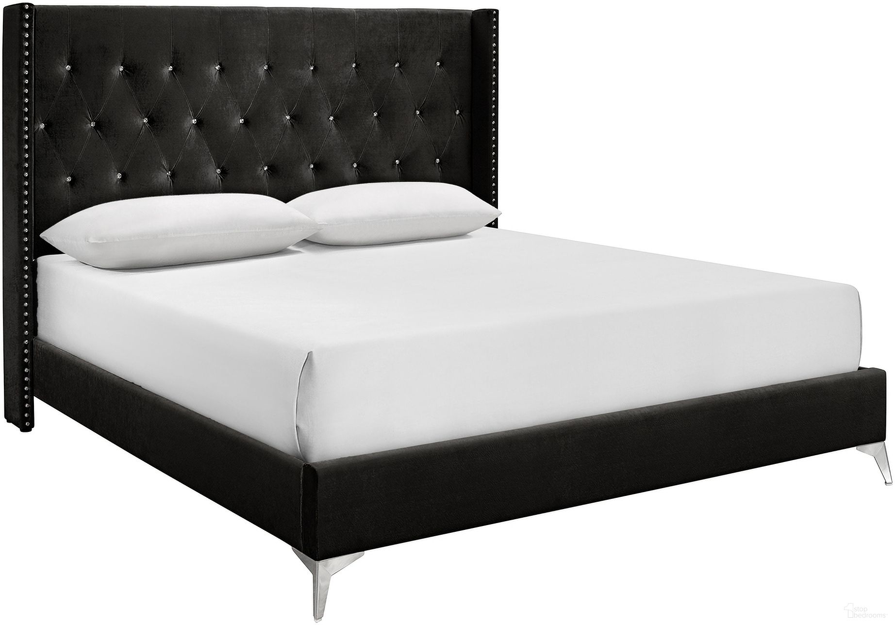 The appearance of Huxley King Bed In Black designed by New Classic in the modern / contemporary interior design. This black piece of furniture was selected by 1StopBedrooms from Huxley Collection to add a touch of cosiness and style into your home. Sku: B3365-115;B3365-335. Bed Type: Panel Bed. Material: Wood. Bed Size: King.