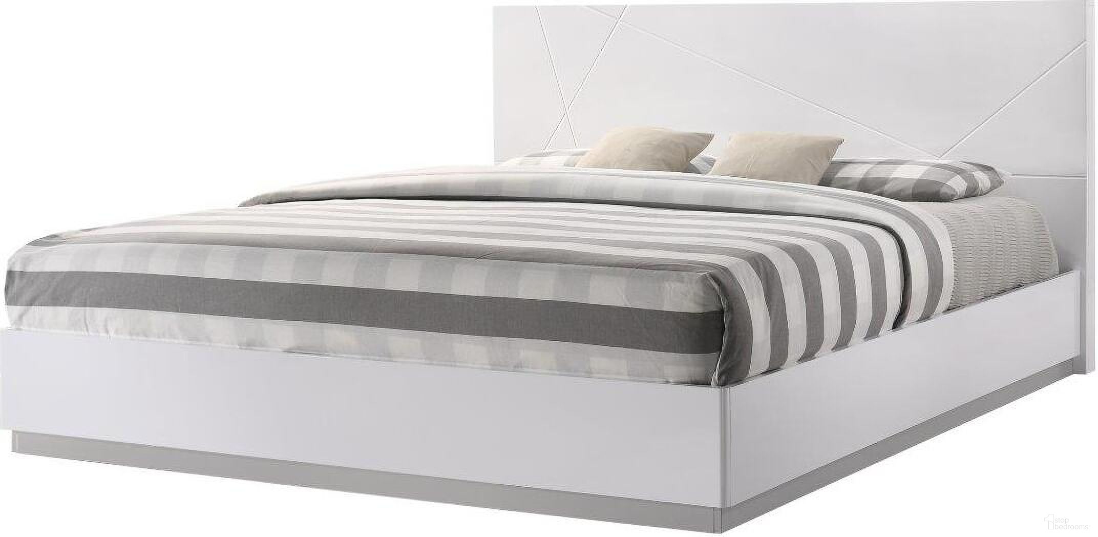 The appearance of Naples Full Size Bed In White Lacquer designed by J&M in the modern / contemporary interior design. This white piece of furniture was selected by 1StopBedrooms from Naples Collection to add a touch of cosiness and style into your home. Sku: 17686-F. Bed Type: Platform Bed. Bed Size: Full. Material: MDF.