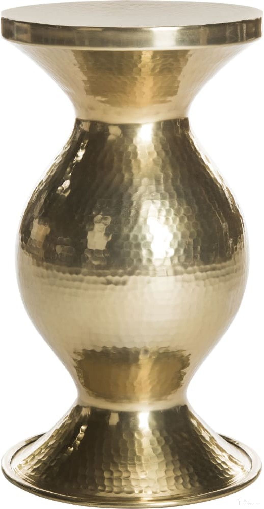 The appearance of Janus Antique Brass Hammered End Table designed by Safavieh in the modern / contemporary interior design. This gold piece of furniture  was selected by 1StopBedrooms from Safavieh FOX Collection to add a touch of cosiness and style into your home. Sku: FOX5522A. Material: Aluminum.